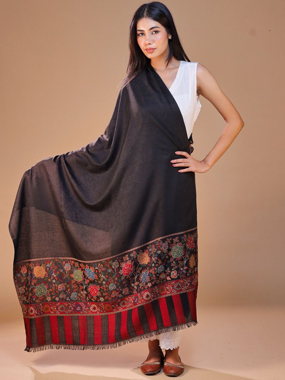 

SWI Stylish Floral Woven Design Kani Shawl, Black