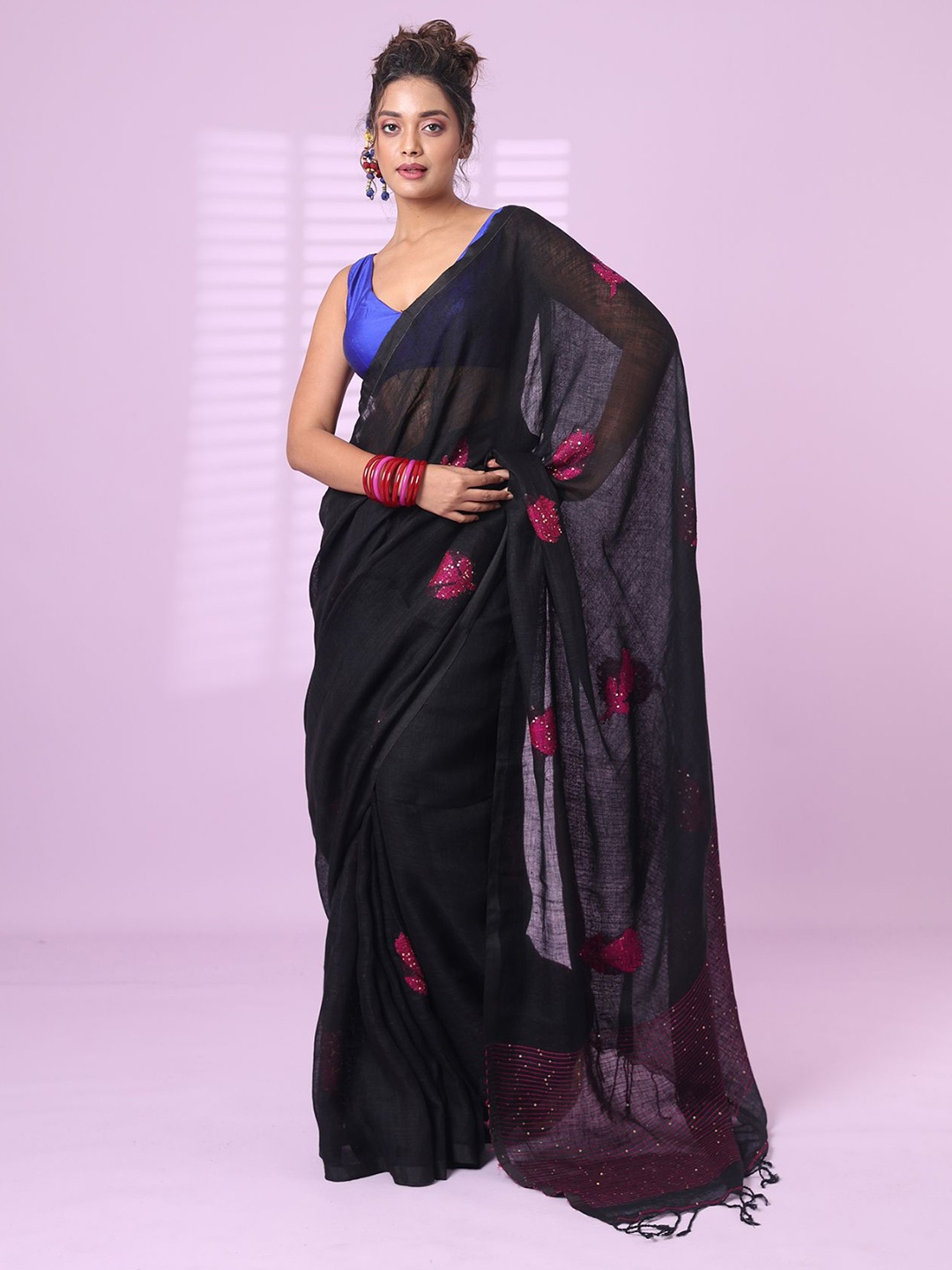 

Charukriti Woven Design Beads and Stones Pure Linen Saree, Black