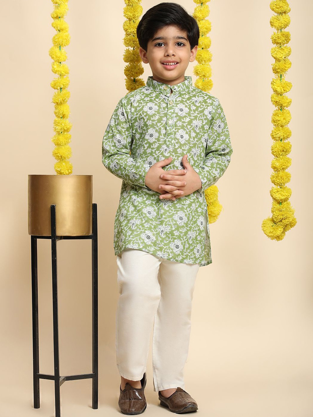 

Cutiekins Boys Floral Printed Band Collar Straight Kurta With Trousers, Olive