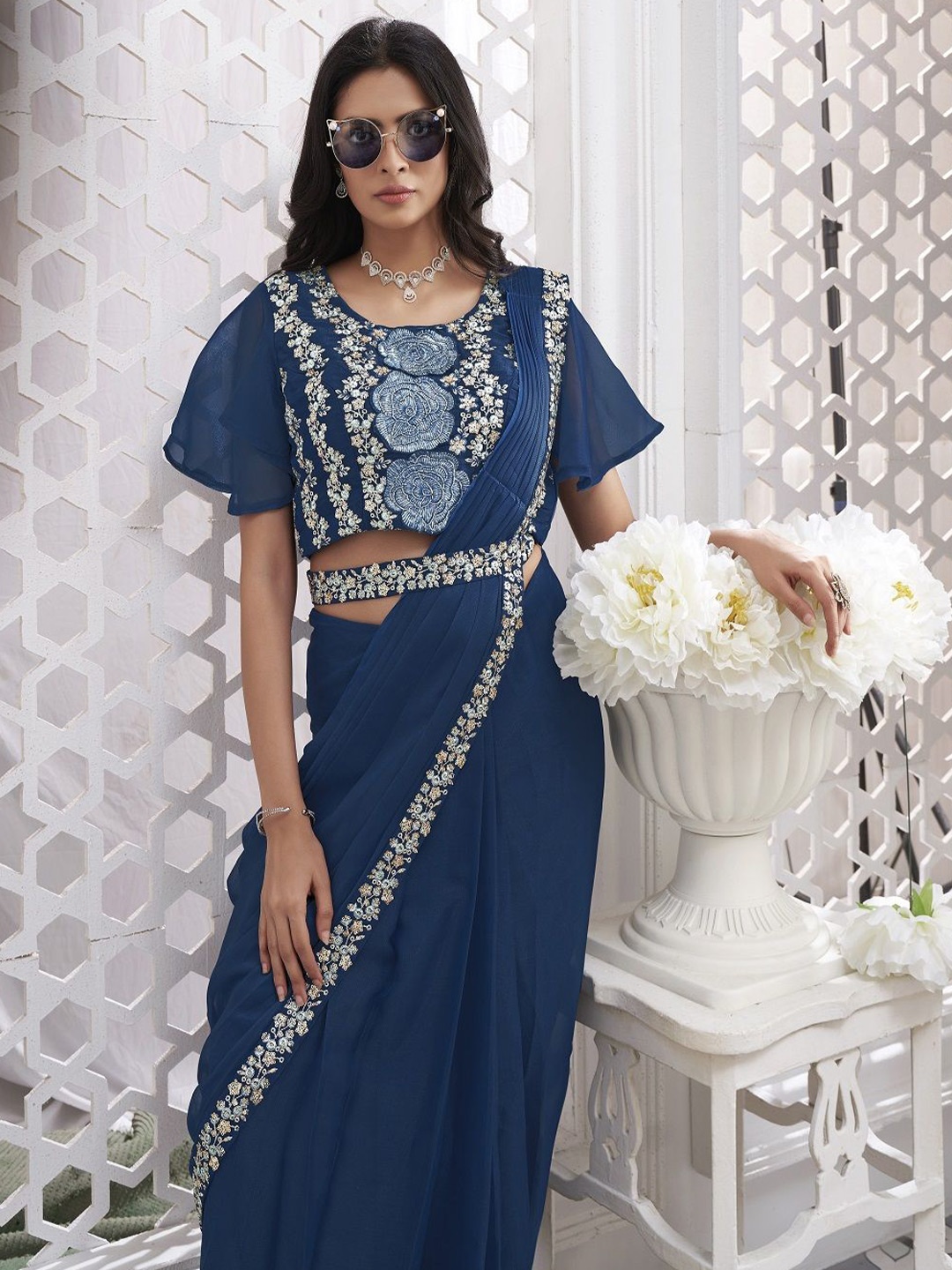 

JIVORA Sequinned Pure Georgette Ready to Wear Saree, Blue