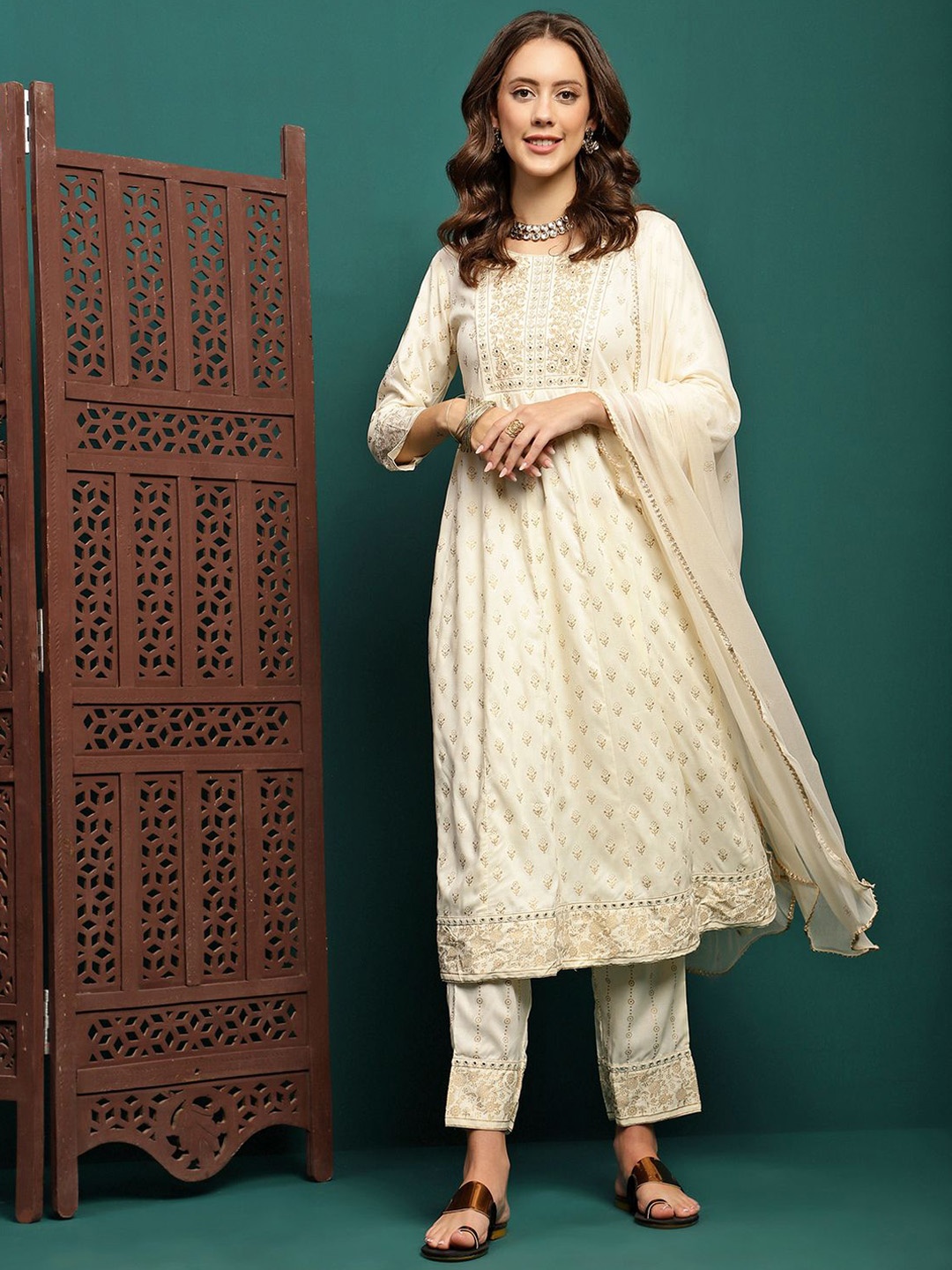 

Sangria Floral Printed Panelled Thread Work Kurta with Trousers & Dupatta, Cream