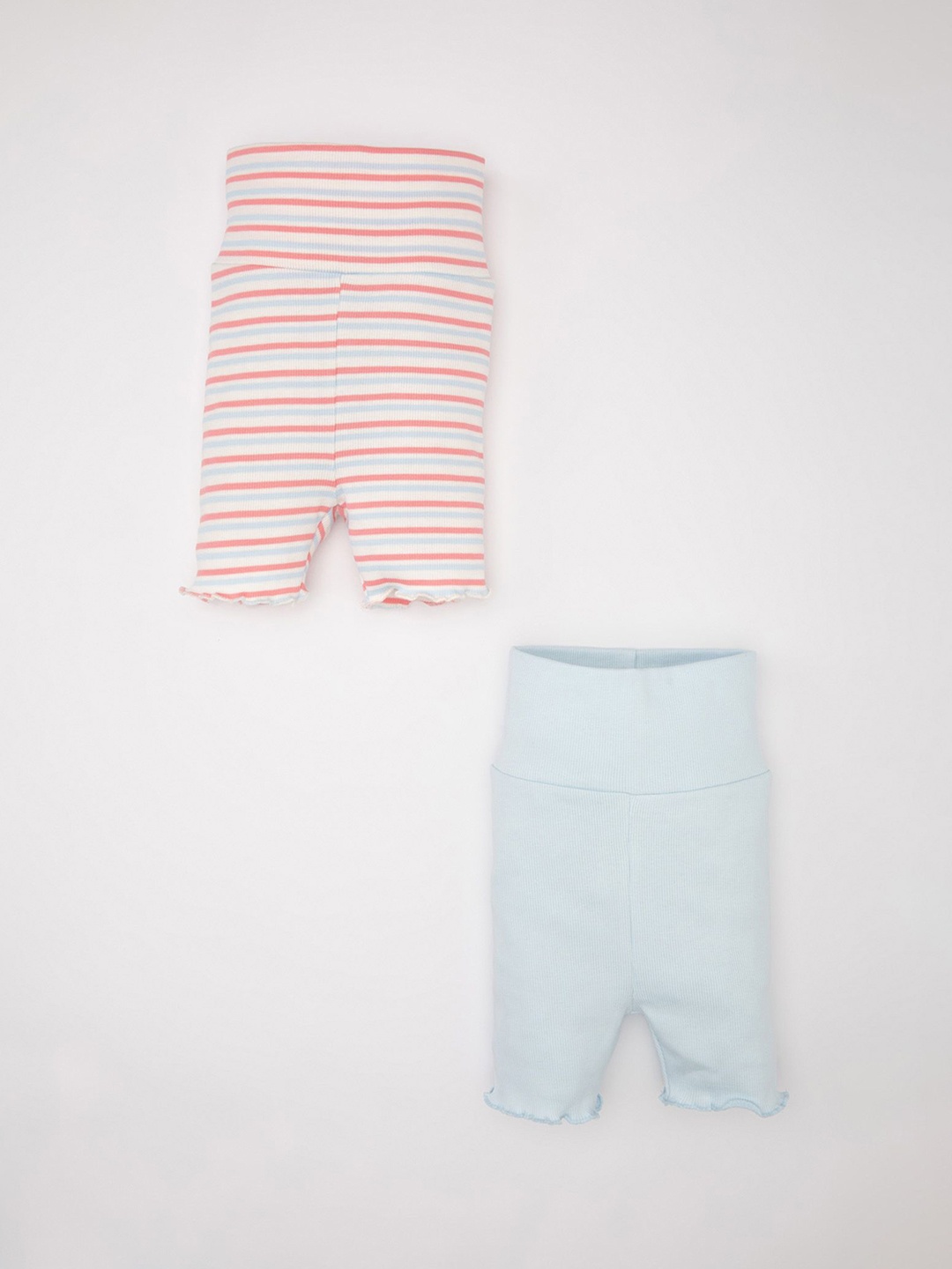 

DeFacto Girls Striped Shorts, Na