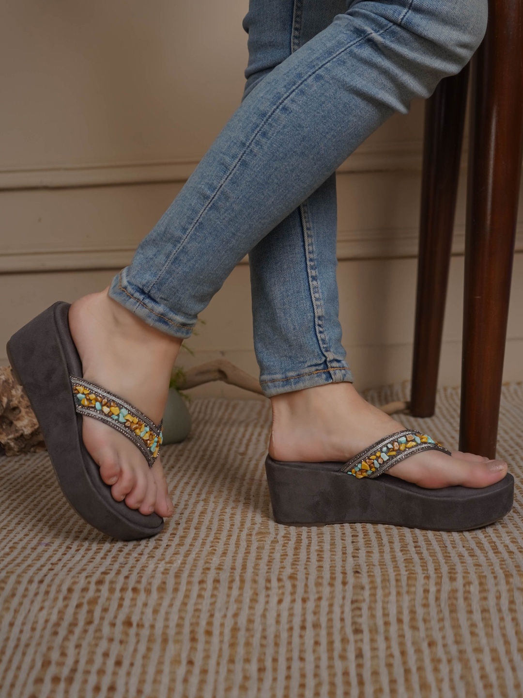 

Shezone Synthetic Wedge Heel Sandals, Grey