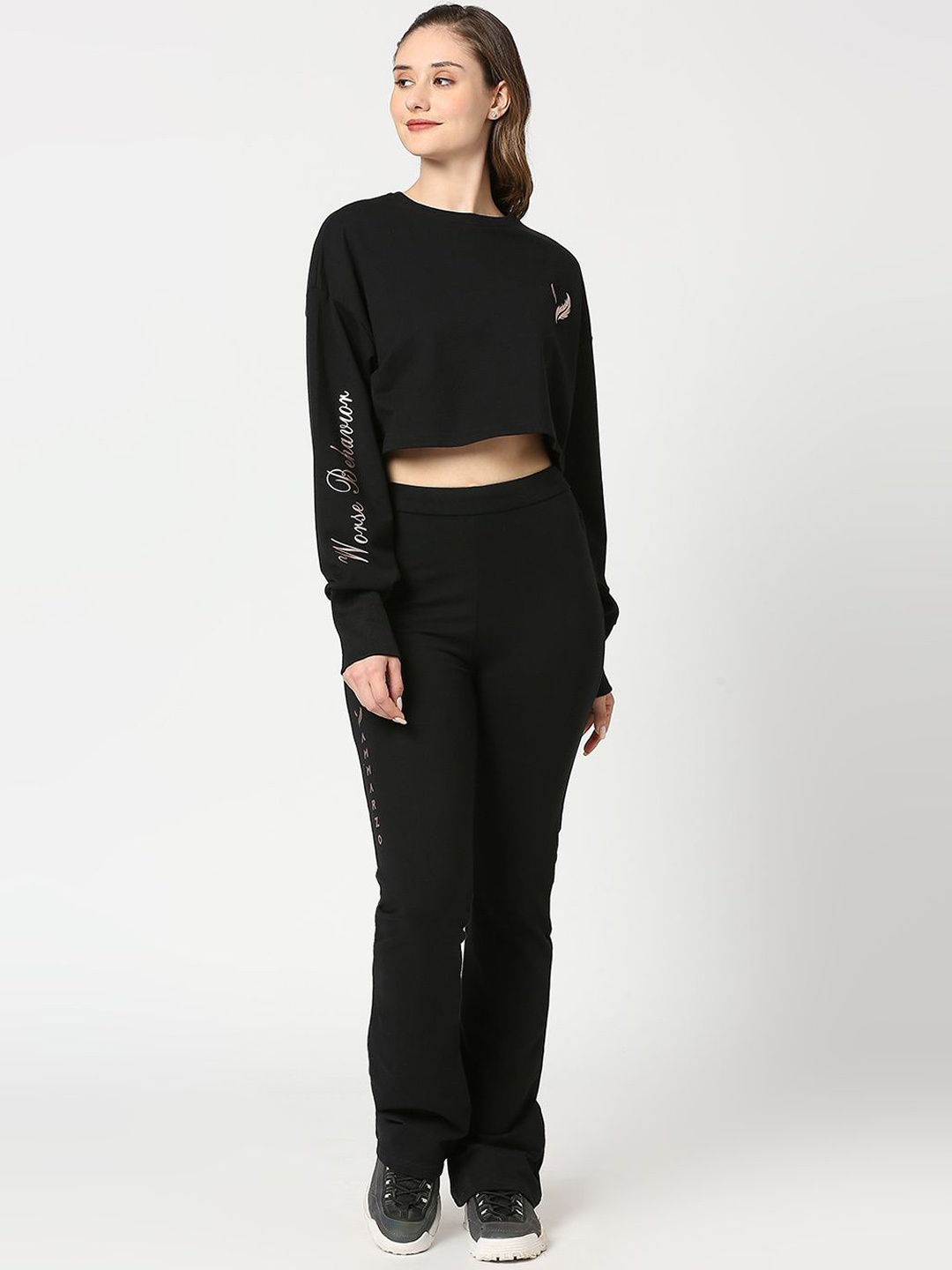 

Ammarzo Typography Printed Round Neck Crop Sweatshirt With Trouser, Black