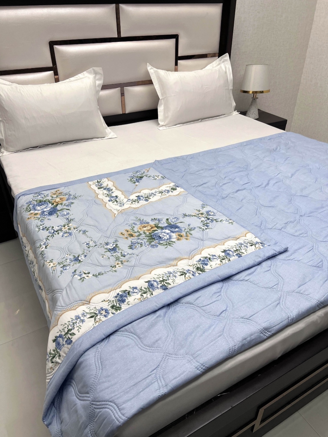 

Pure Decor Doze Blue & White Floral Printed AC Room 200 GSM Double Bed Comforter