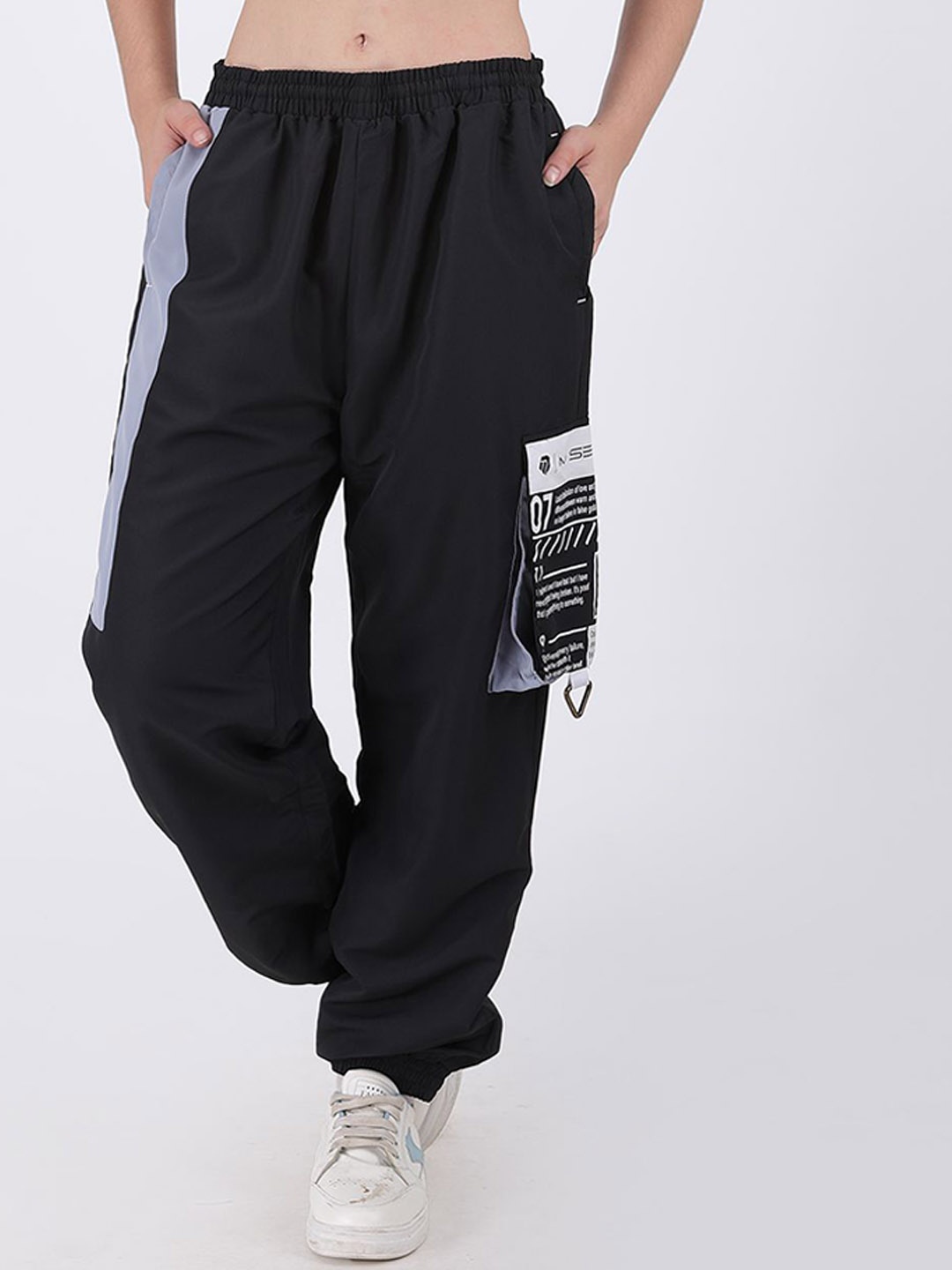 

M7 EMPIRE Women Mid Rise Relaxed Fit Cargo Joggers, Black