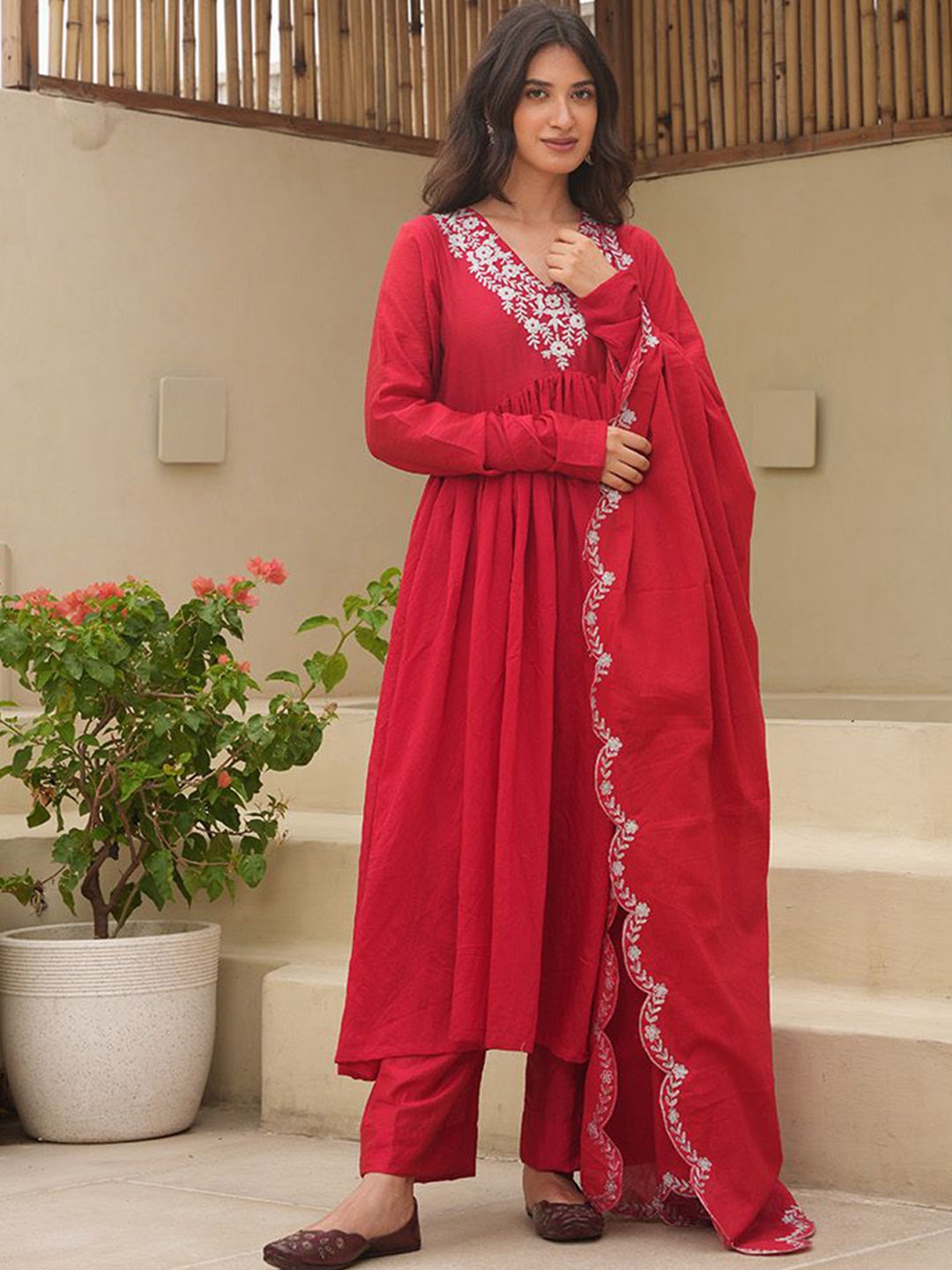 

OneWe Floral Embroidered Pleated Thread Work Chanderi Silk Kurta With Trousers & Dupatta, Red