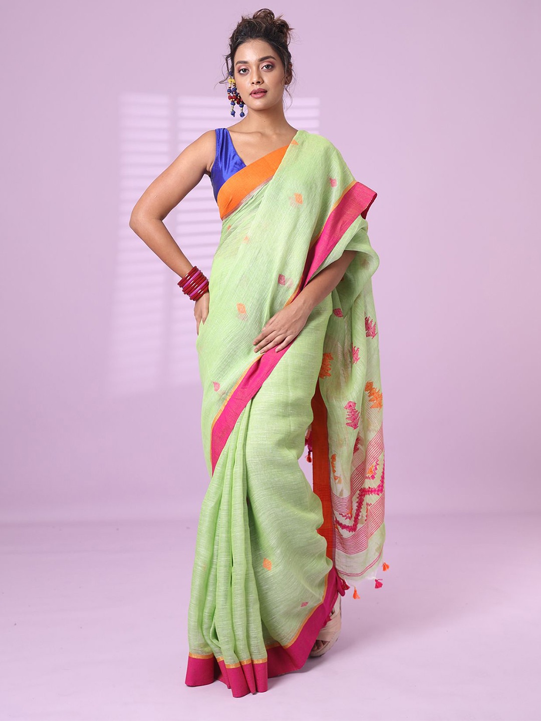 

Charukriti Woven Design Pure Linen Saree, Green