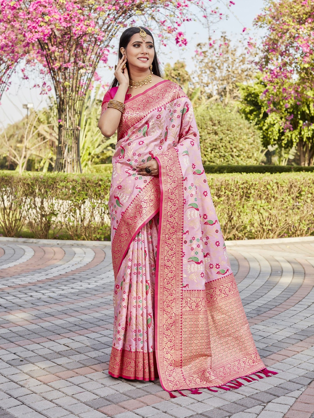 

Anaita Woven Design Zari Pure Silk Kanjeevaram Saree, Pink