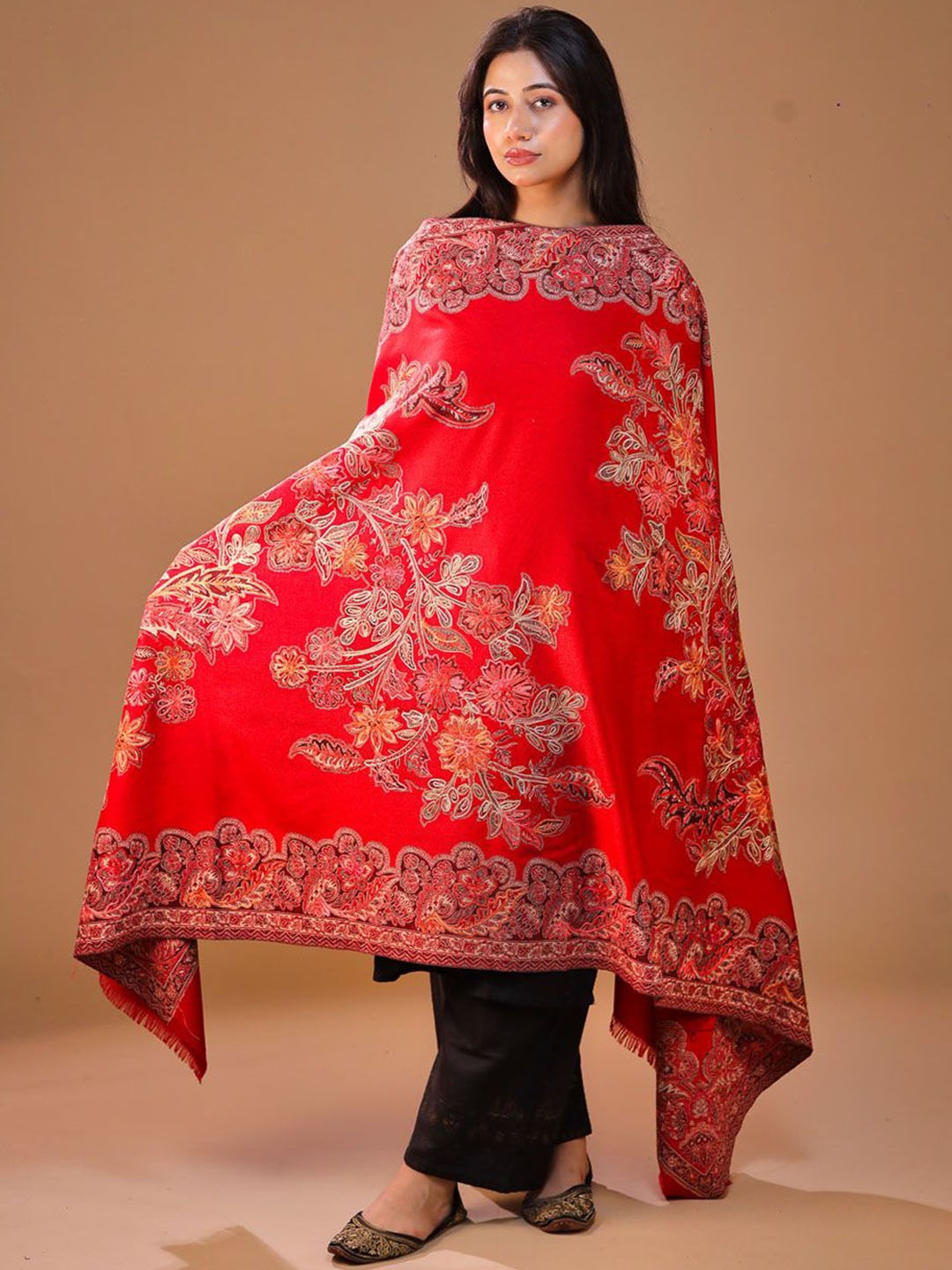 

SWI Stylish Floral Embroidered Woolen Shawl, Maroon