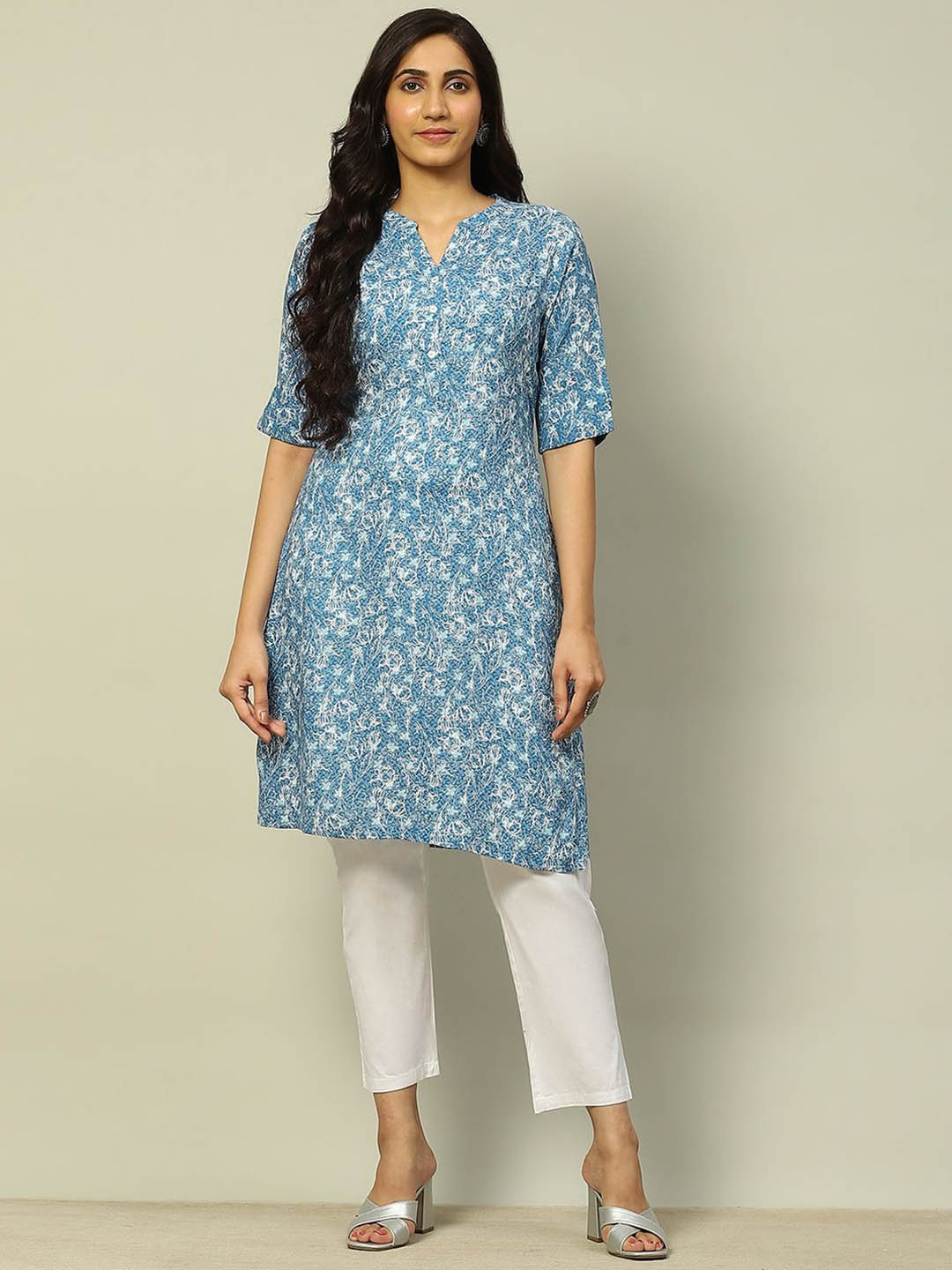 

Rangriti Floral Printed Mandarin Collar Straight Kurta, Blue