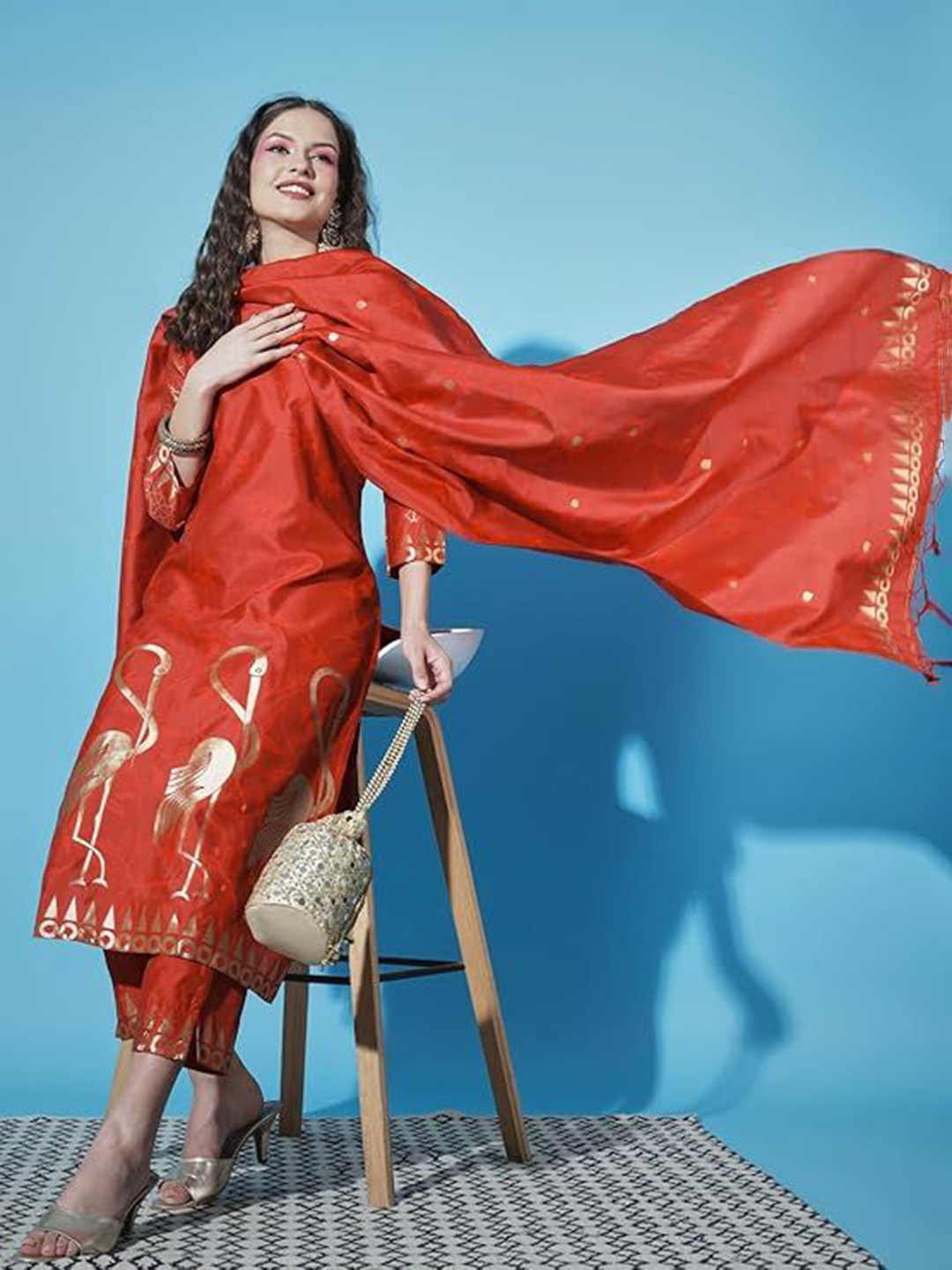 

VredeVogel Ethnic Motifs Woven Design Straight Kurta & Trousers With Dupatta, Red