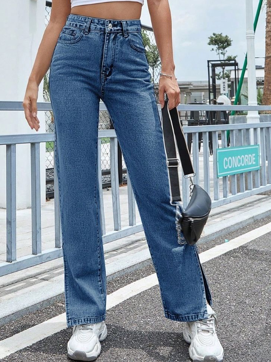 

KPOP Women Mid-Rise Regular Fit Jeans, Blue