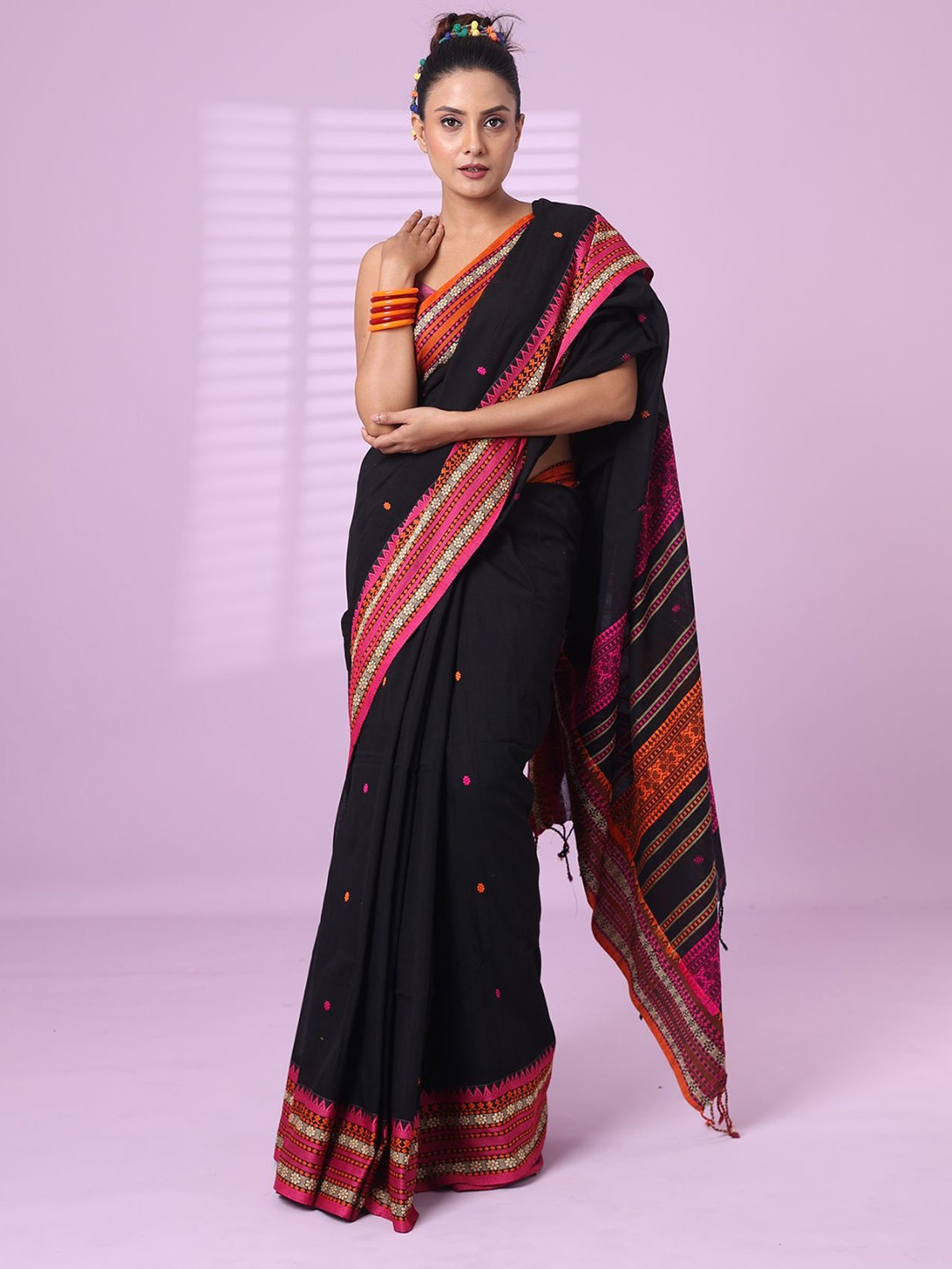 

Charukriti Woven Design Pure Cotton Saree, Black