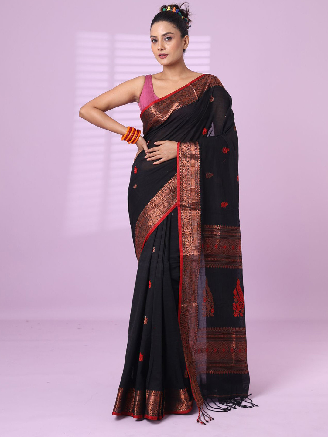 

Charukriti Woven Design Pure Cotton Soft Saree With Zari Border, Black