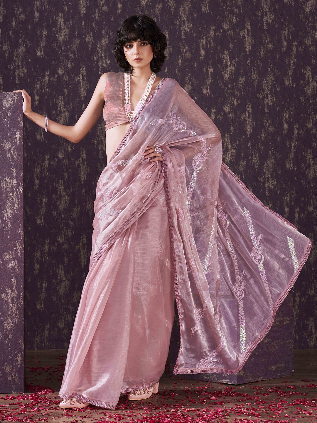 

Tikhi Imli Floral Embroidered Sequinned Saree Party Wear Saree, Peach