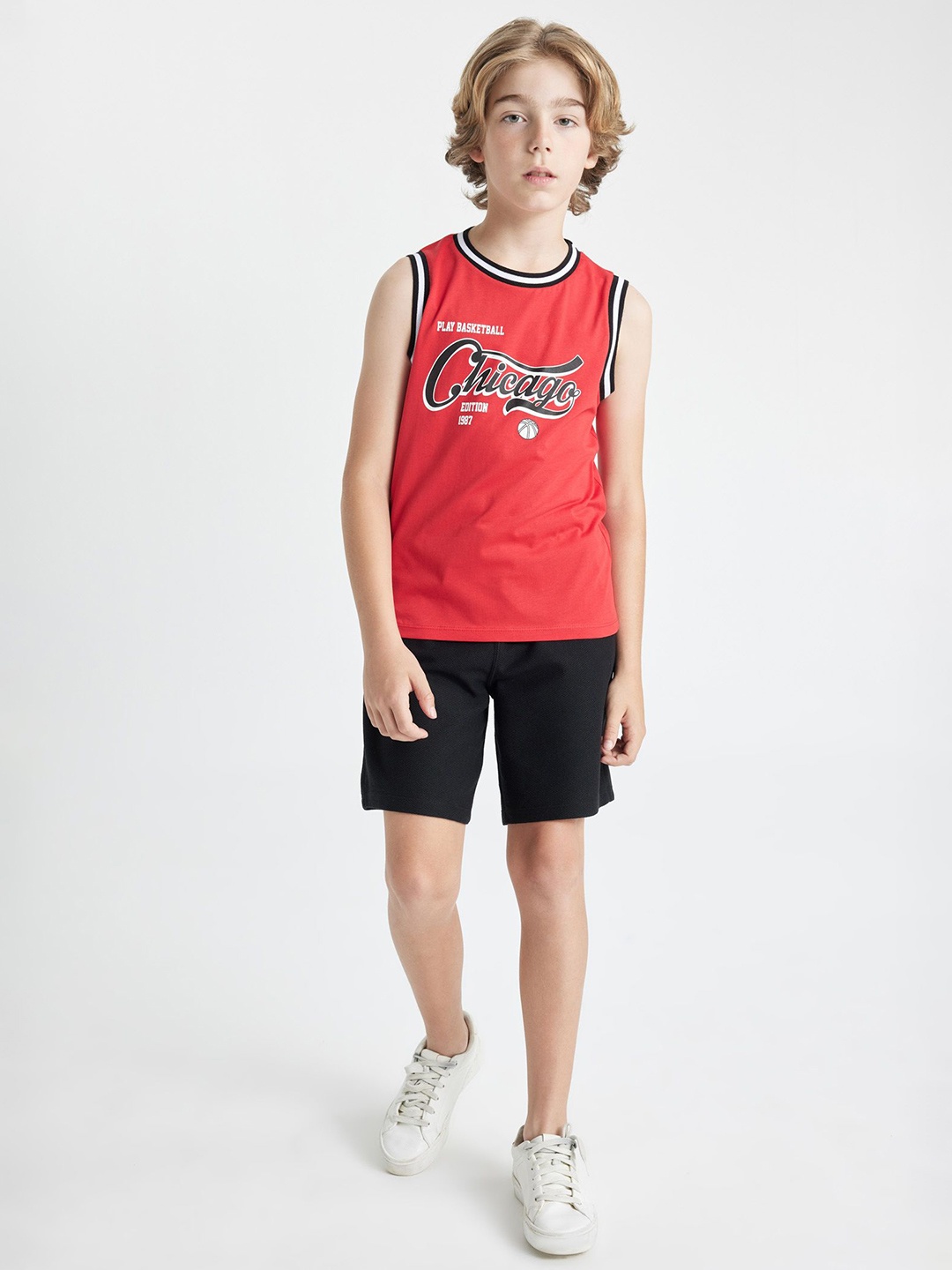 

DeFacto Boys Printed Pure Cotton T-shirt with Shorts, Red