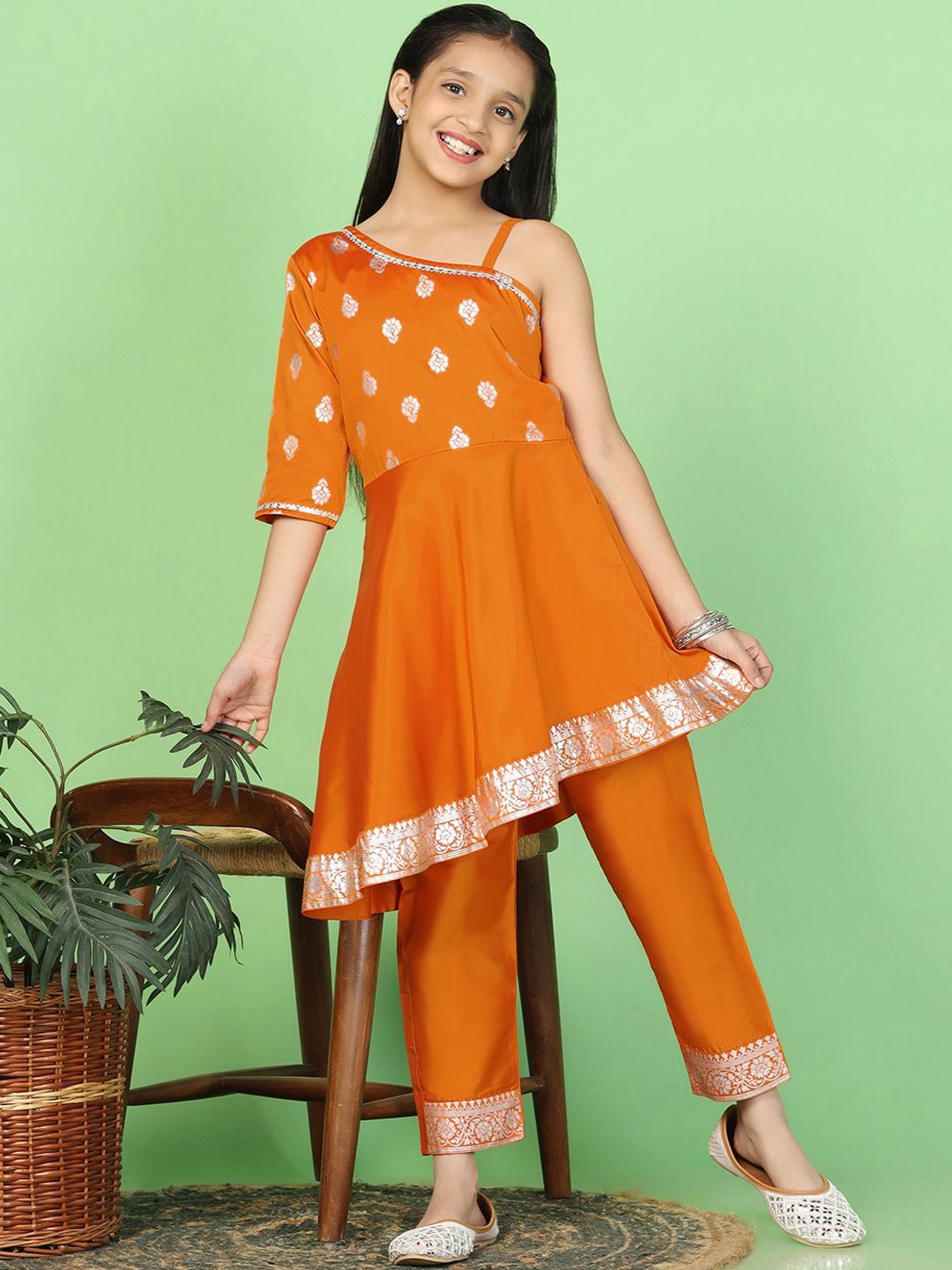 

BAESD Girls Floral Yoke Design Sequinned Detail Regular A-Line Kurta with Trousers, Orange