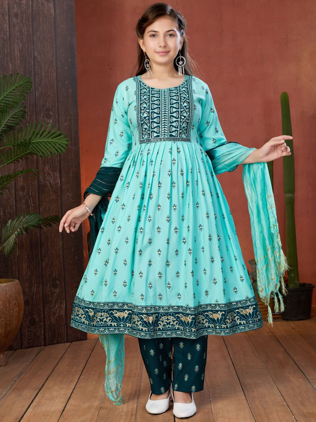 

Aarika Girls Floral Printed Sequinned Round Neck Pleated Cotton Anarkali Kurta, Sea green