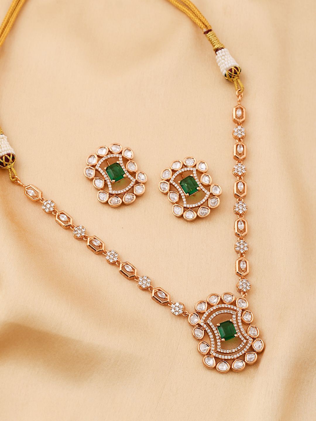 

Voylla Gold-Plated Opulance Royal Filigree Emerald Kundan-Studded Jewellery Set