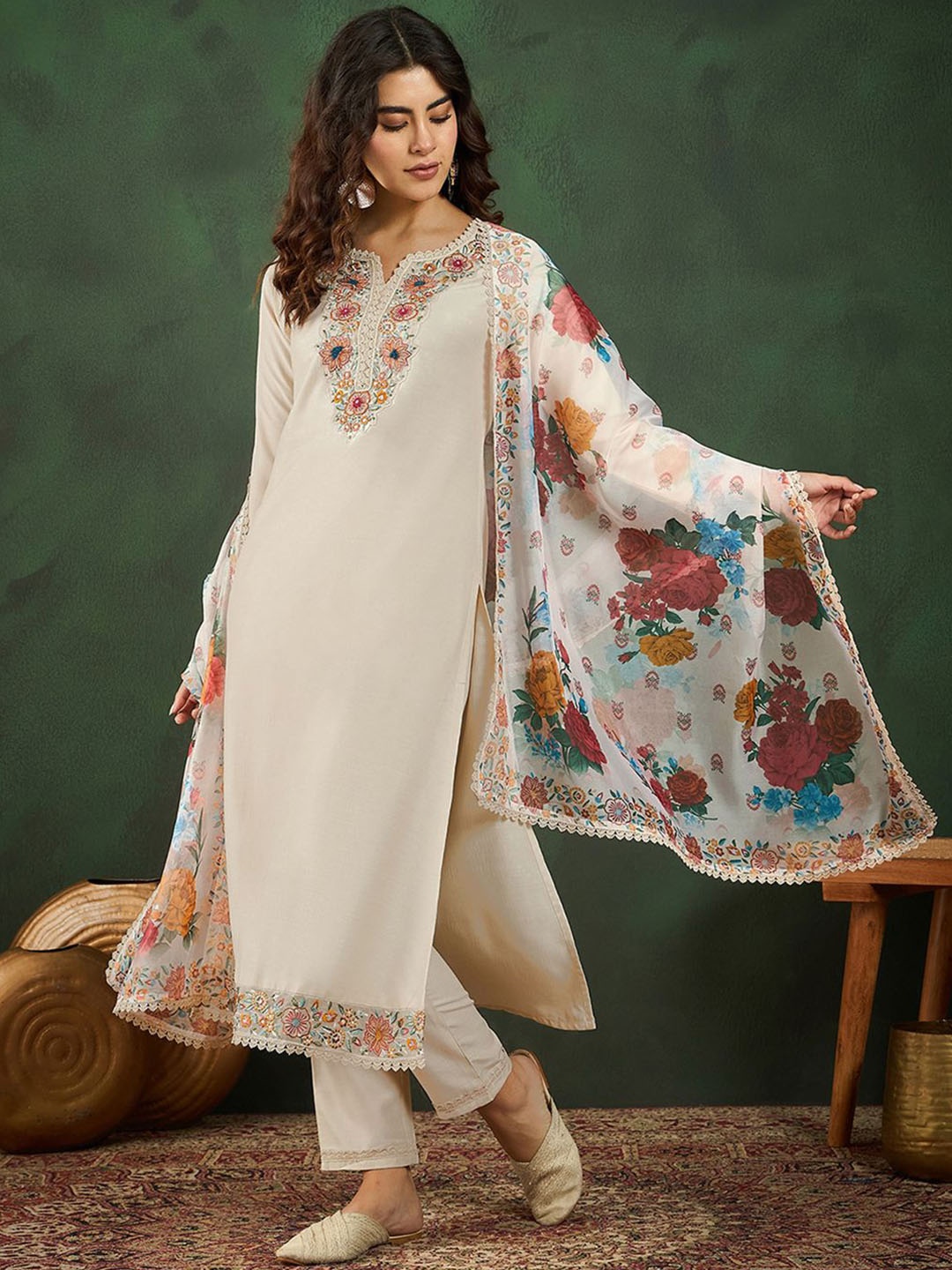 

Sangria Notch Neck Embroidered Straight Kurta Set, Cream