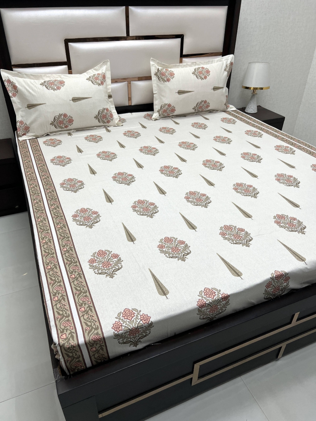 

Pure Decor Green Ethnic Motifs Pure Cotton 330 TC Queen Bedsheet with 2 Pillow Covers