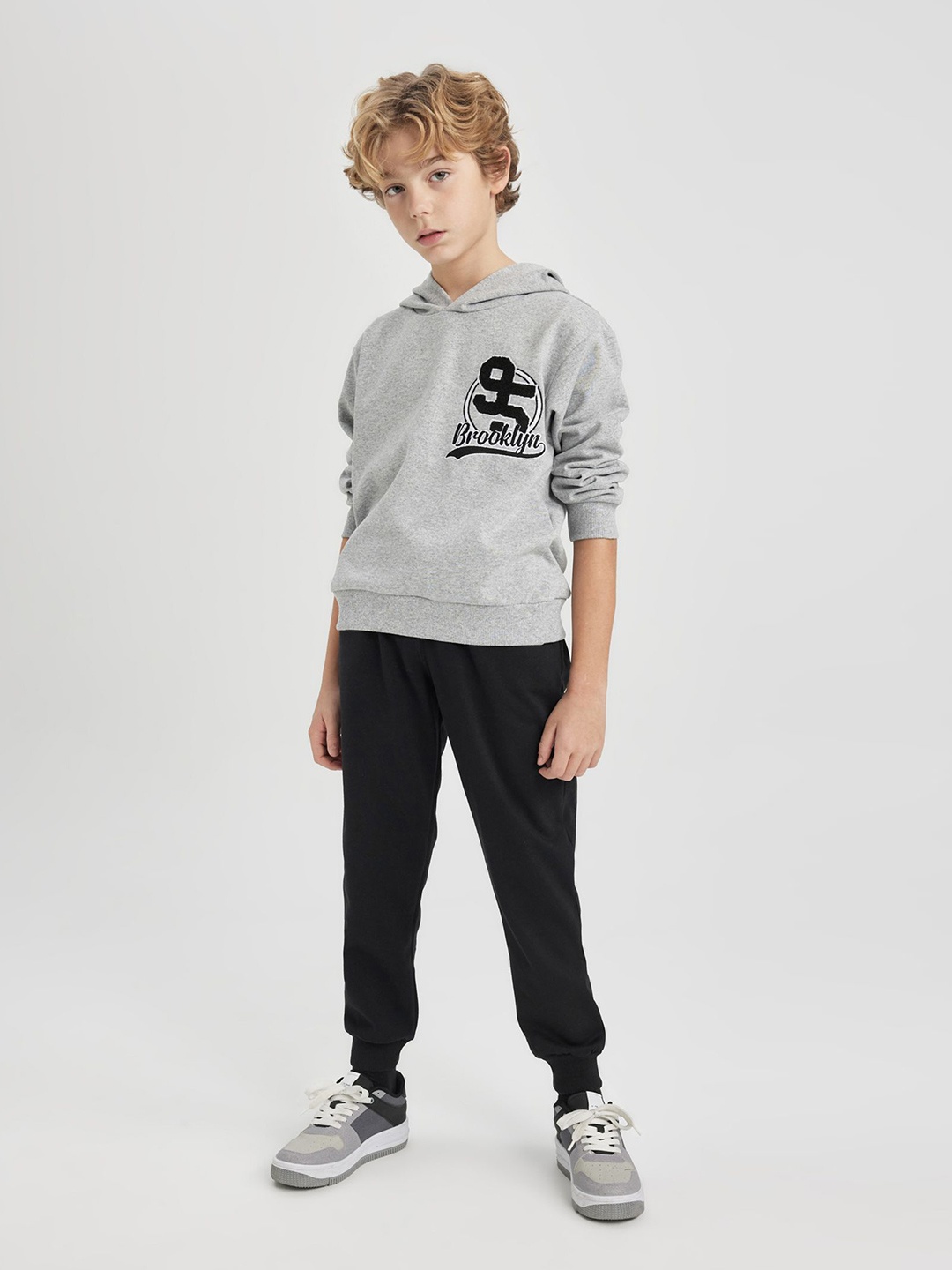 

DeFacto Boys Printed Sweatshirt With Joggers, Grey