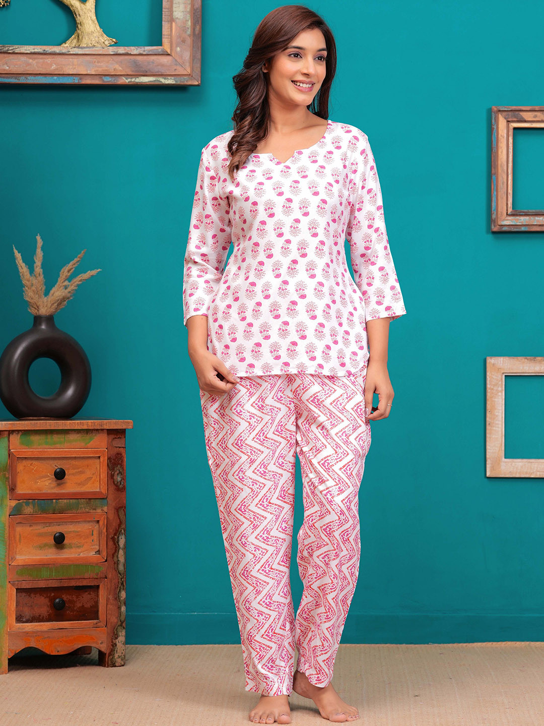 

KPF Women Floral Printed Night suit, White