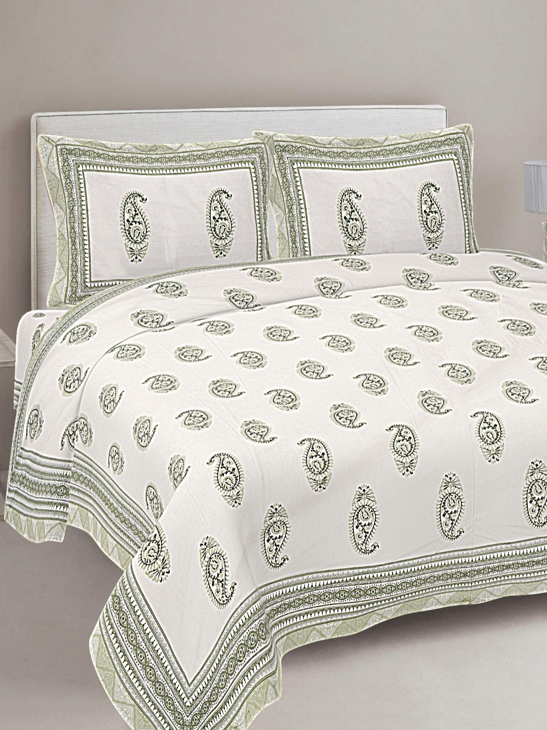 

FrionKandy Living Green & White Printed Cotton 180 TC King Bedsheet With 2 Pillow Covers