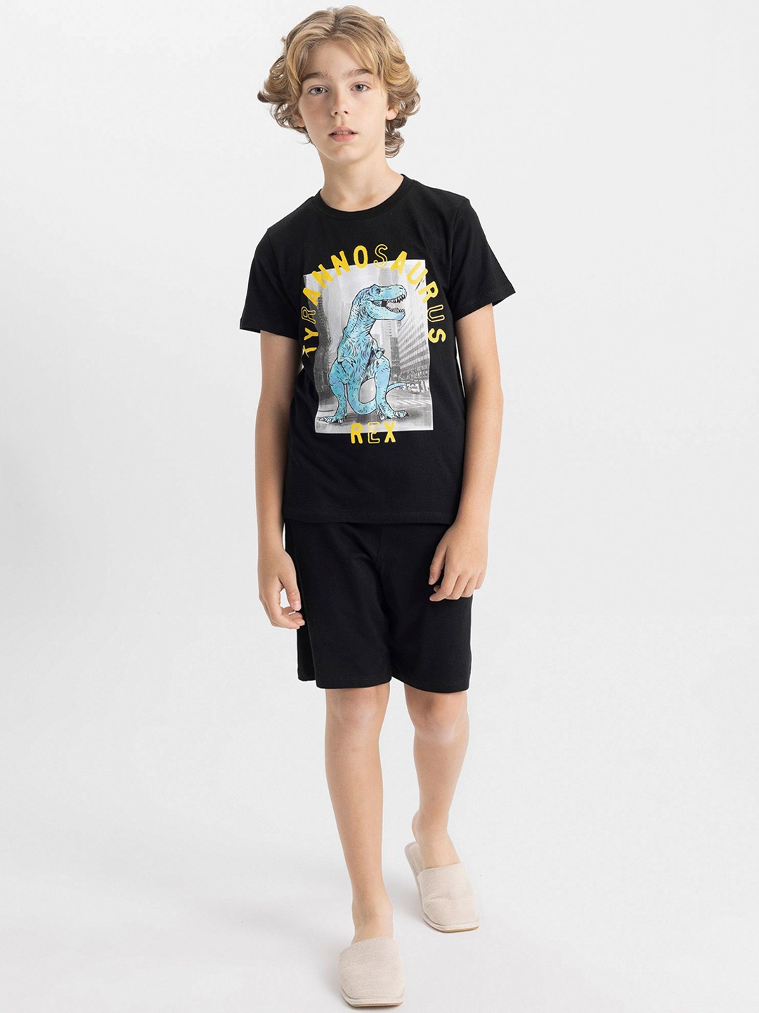 

DeFacto Boys Pure Cotton Graphic Printed Night Suit, Black
