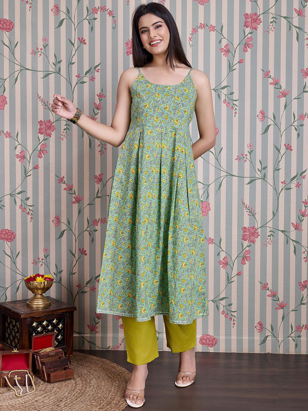 

Ode by House of Pataudi Floral Printed Shoulder Straps Pure Cotton Anarkali Kurta, Green