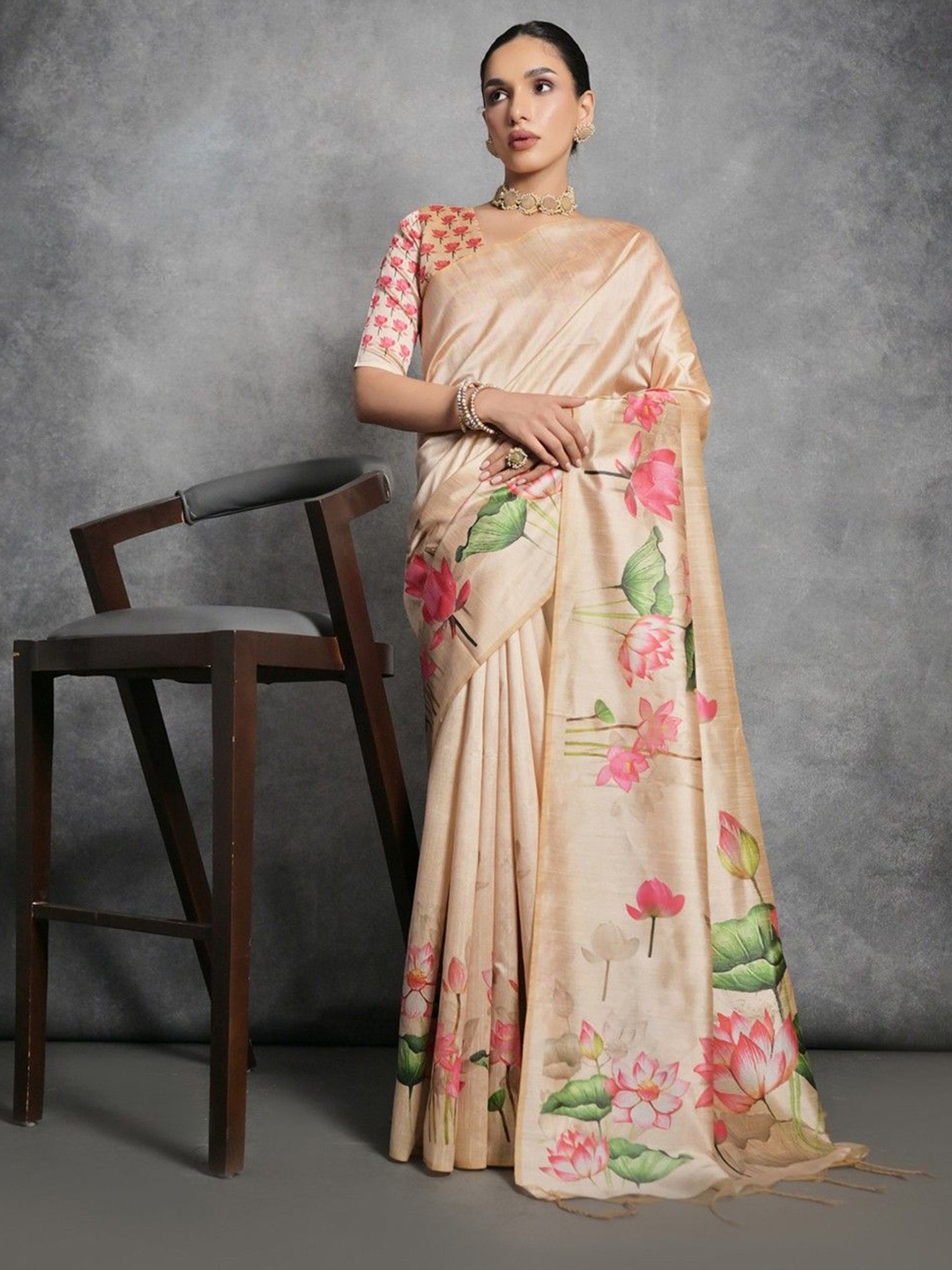 

AWRIYA Floral Printed Tussar Saree, Beige