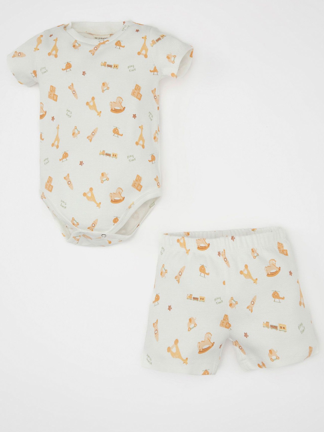 

DeFacto Boys Graphic Printed T-shirt with Shorts, White