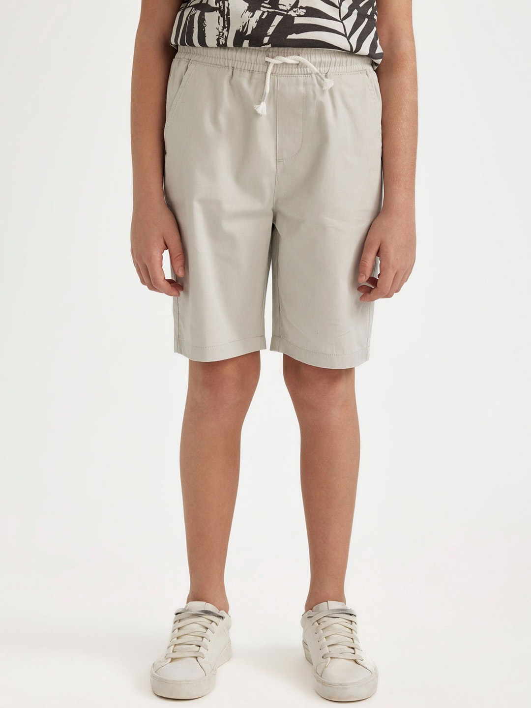 

DeFacto Boys Regular Fit Solid Shorts, Beige