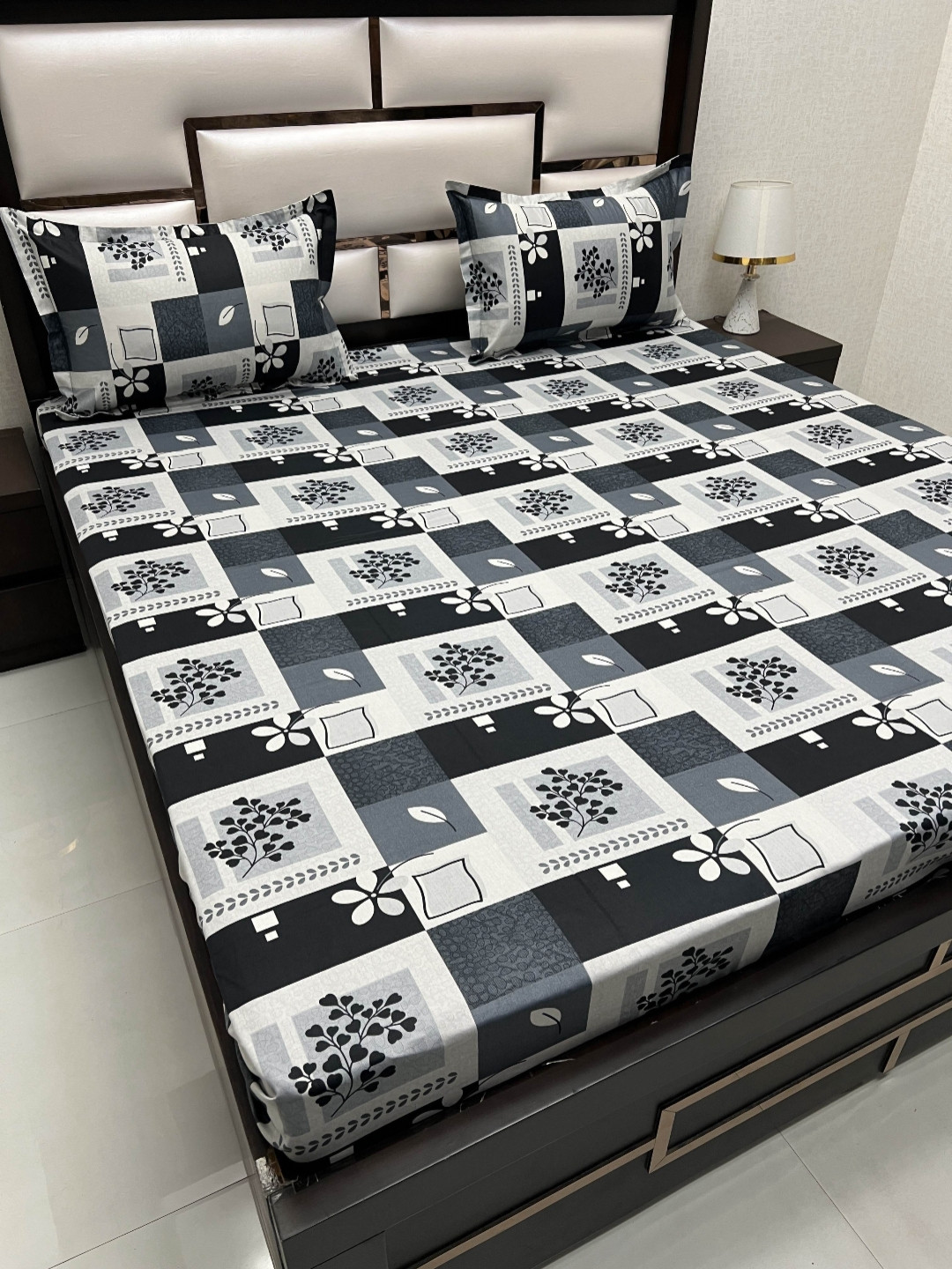 

Pure Decor Passion Fur Black Floral Pure Cotton 230 TC Queen Bedsheet & 2 Pillow Covers