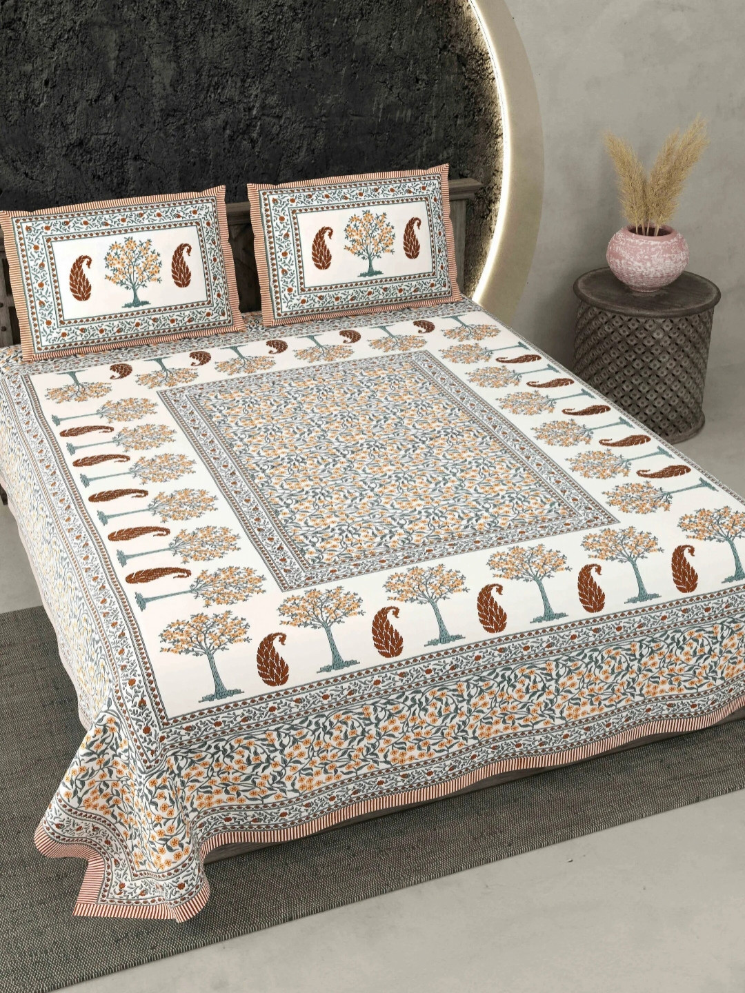 

LIVING ROOTS White & Orange Floral Cotton 210 TC King Bedsheet with 2 Pillow Covers