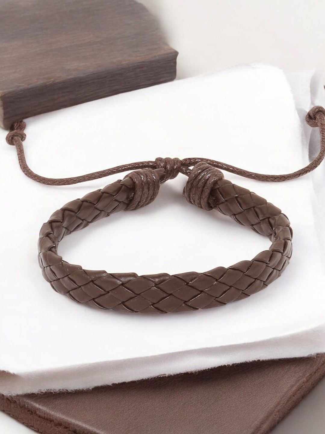 

fabula Men Leather Wraparound Bracelet, Brown