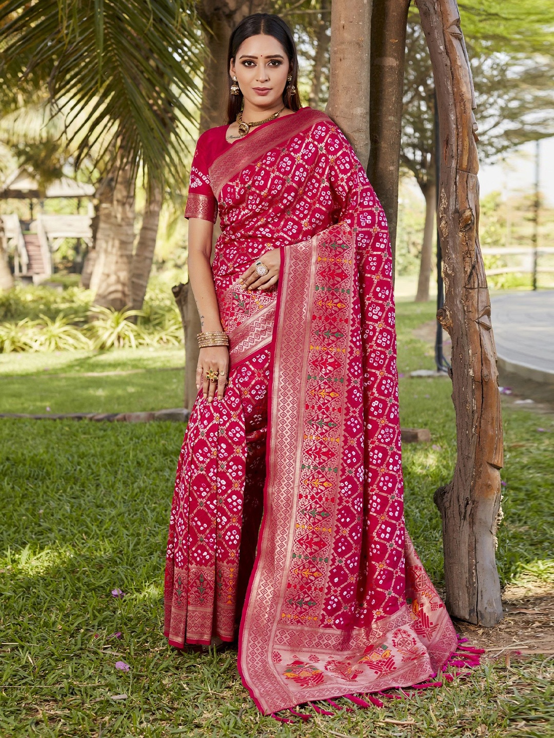 

Anaita Ethnic Motifs Zari Pure Silk Bandhani Saree, Maroon