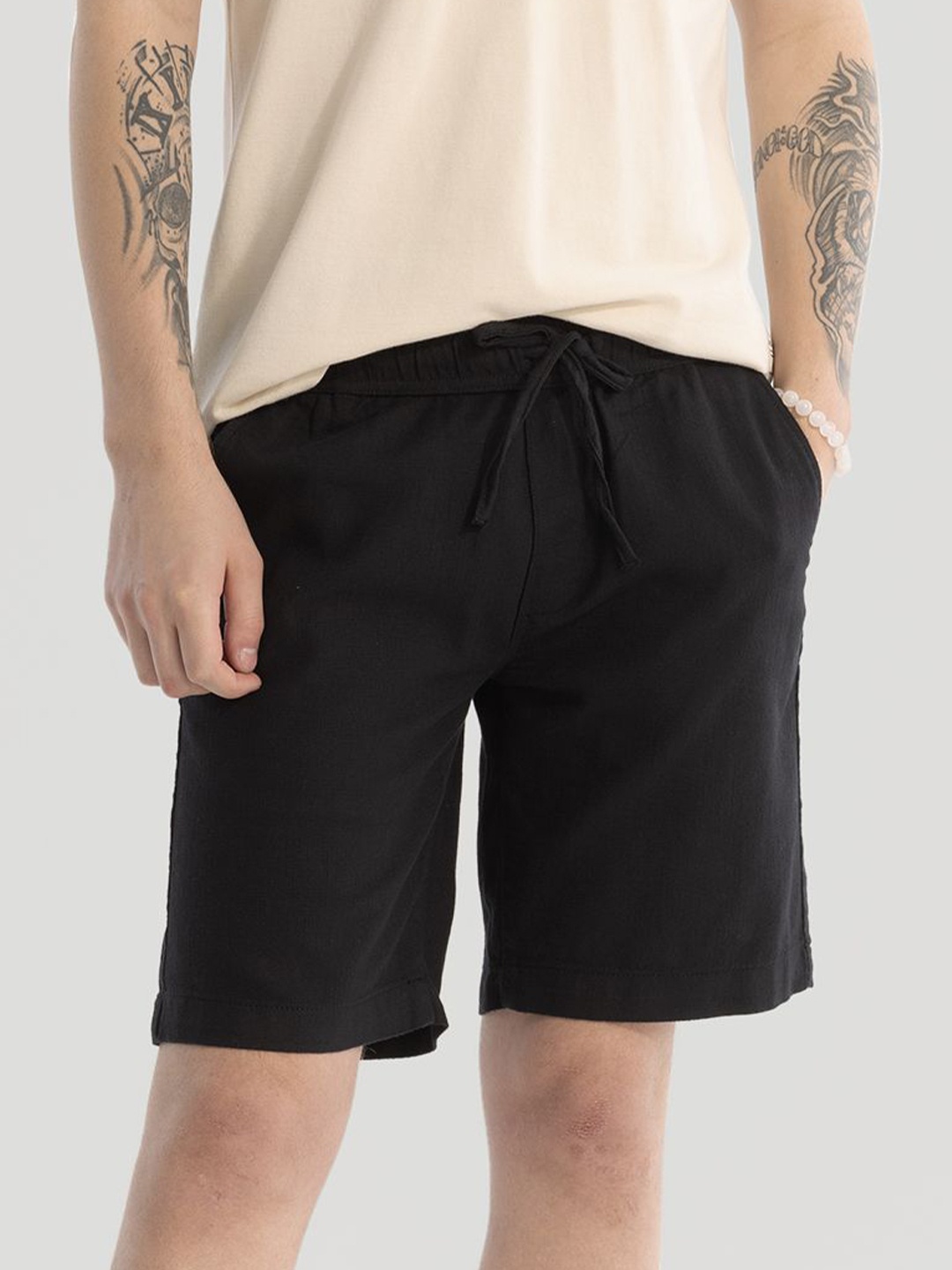 

Snitch Men Solid Regular Fit Shorts, Black