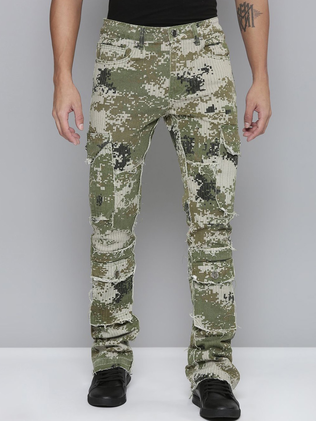 

WAIMEA Men Printed Comfort Bootcut Stretchable Jeans, Olive