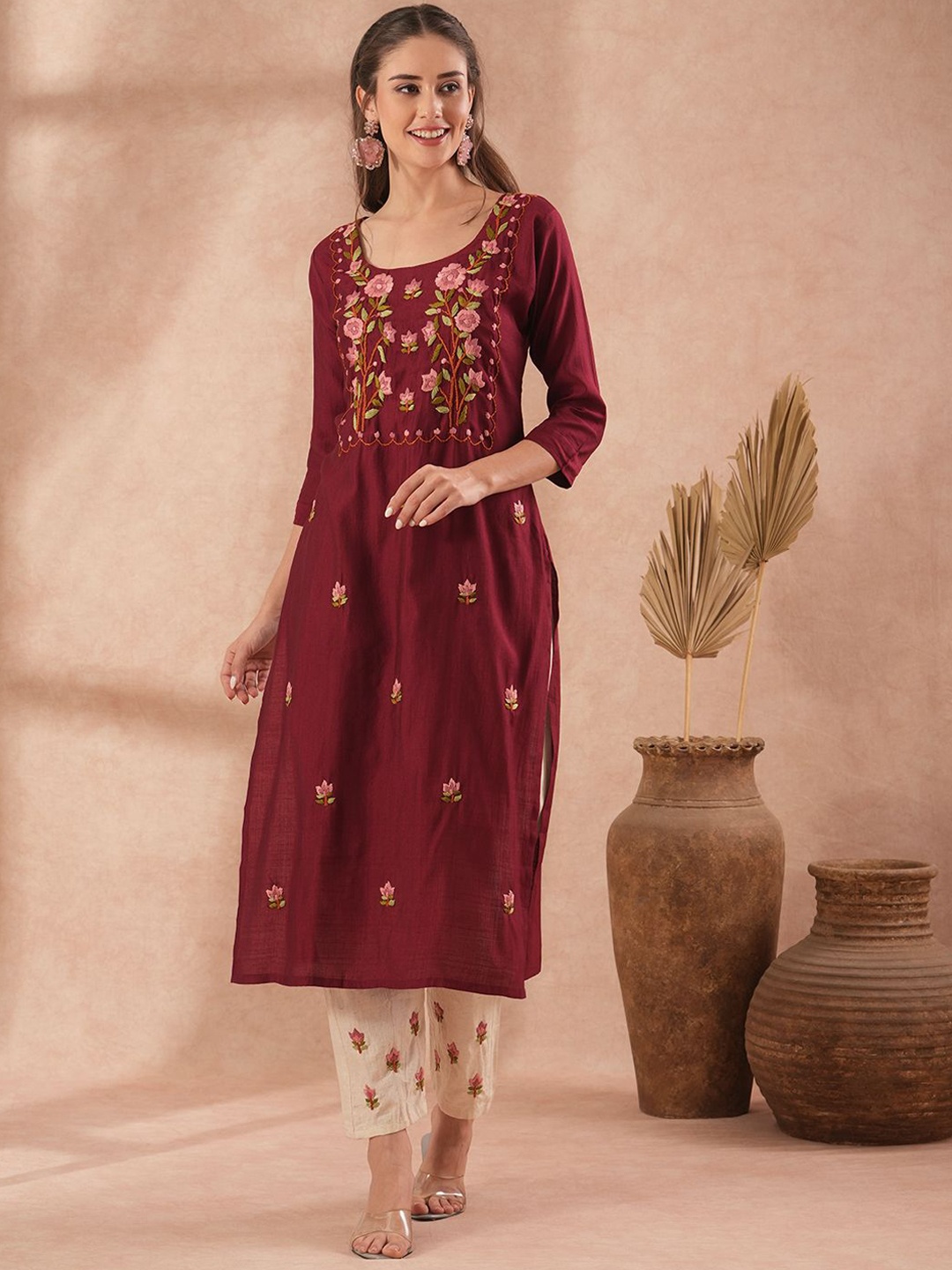 

FASHOR Floral Embroidered Straight Thread Work Kurta with Trousers, Maroon