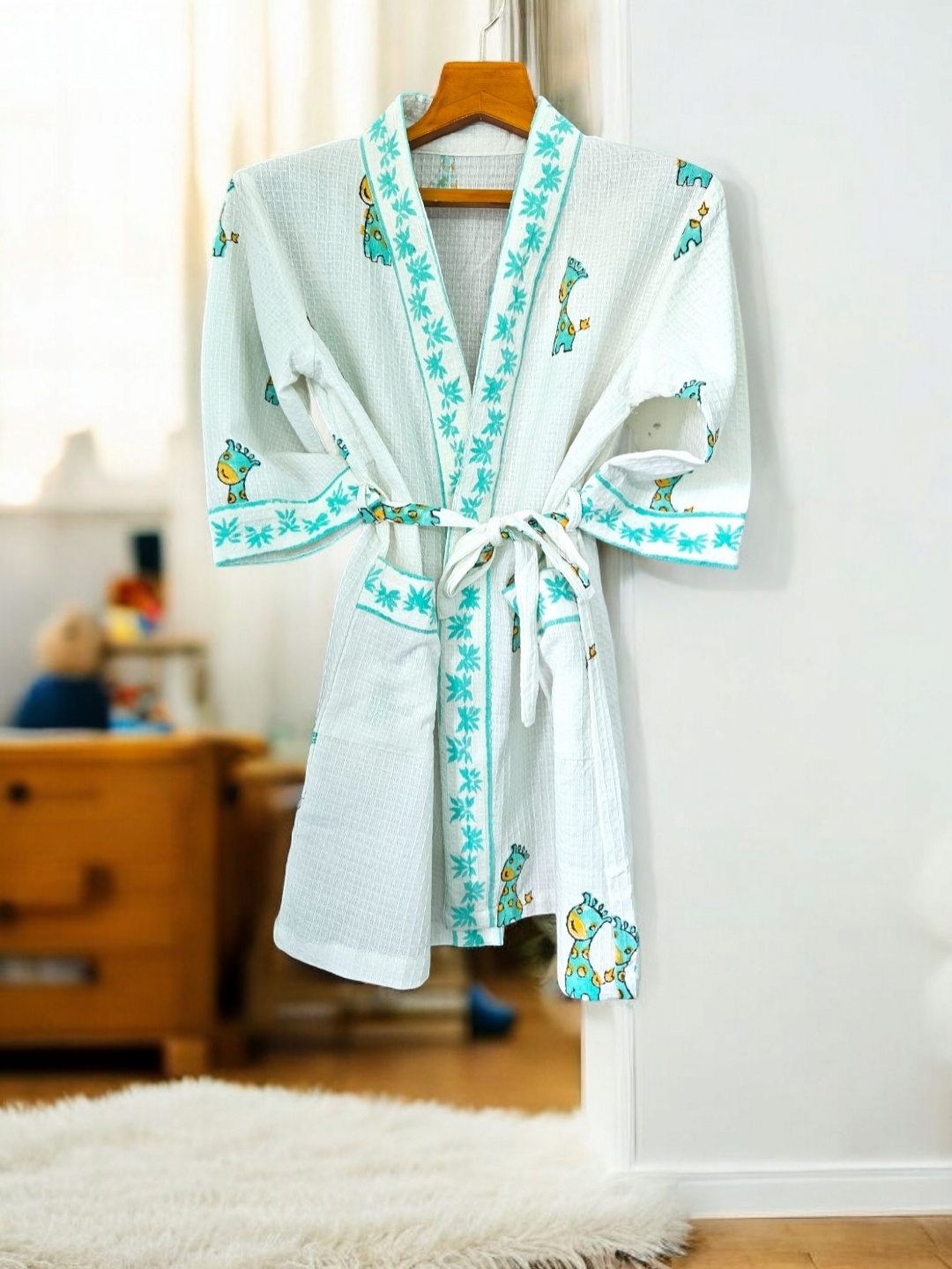 

Feels Like Home Kids Printed Cotton Bath Robe, Green