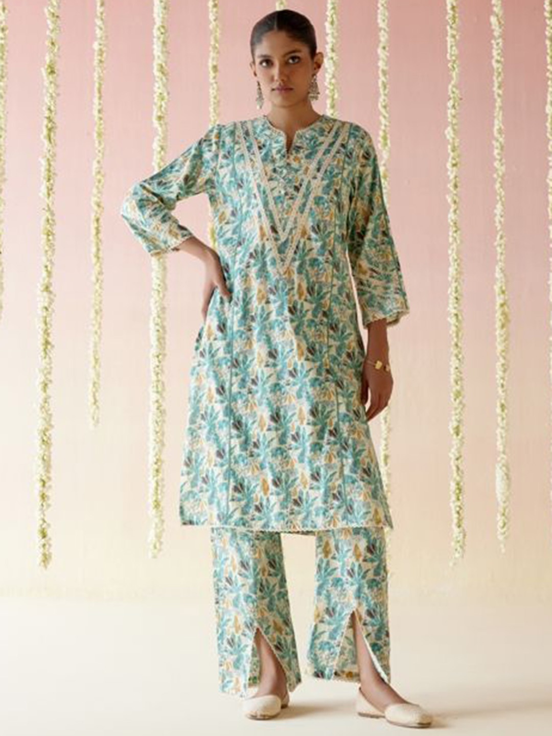 

NERO Women Floral Printed Regular Pure Cotton Kurta with Trousers, Blue