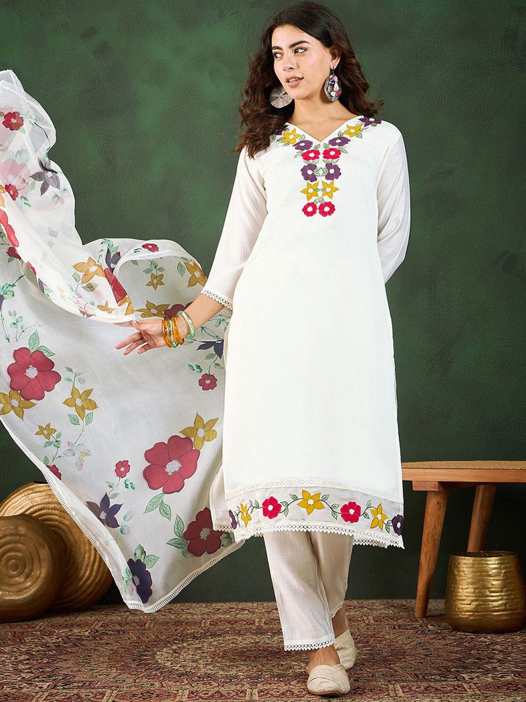 

Sangria Floral Applique Worked Straight Kurta With Trousers And Dupatta, Off white