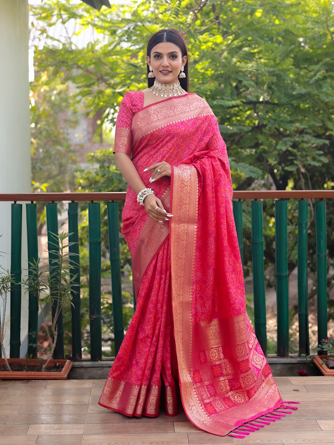 

Anaita Woven Design Zari Pure Silk Bandhani Saree, Pink