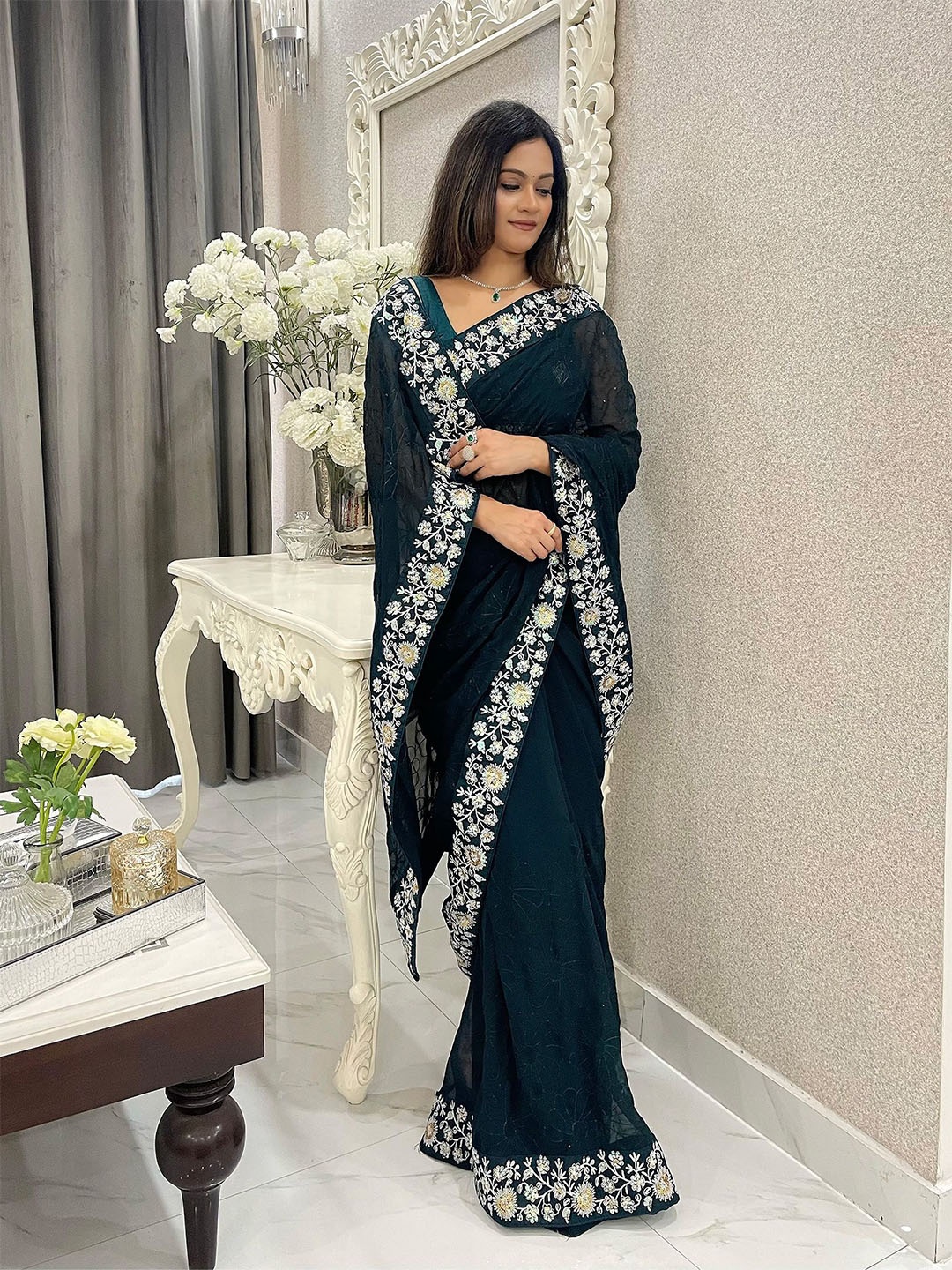 

Anouk Floral Sequined Embroidered Festive Saree, Green
