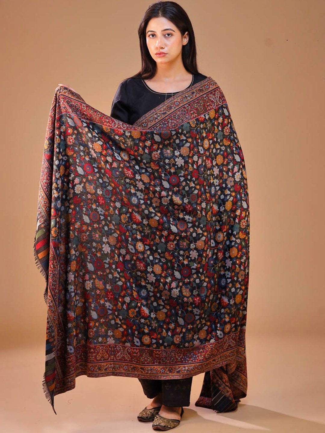 

SWI Stylish Floral Woven Design Kani Shawl, Black