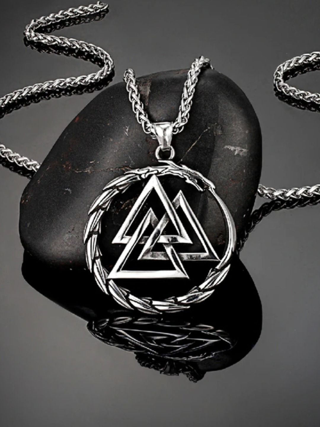 

FIMBUL Men Silver Plated Stainless Steel Triangular Pendant With Chain