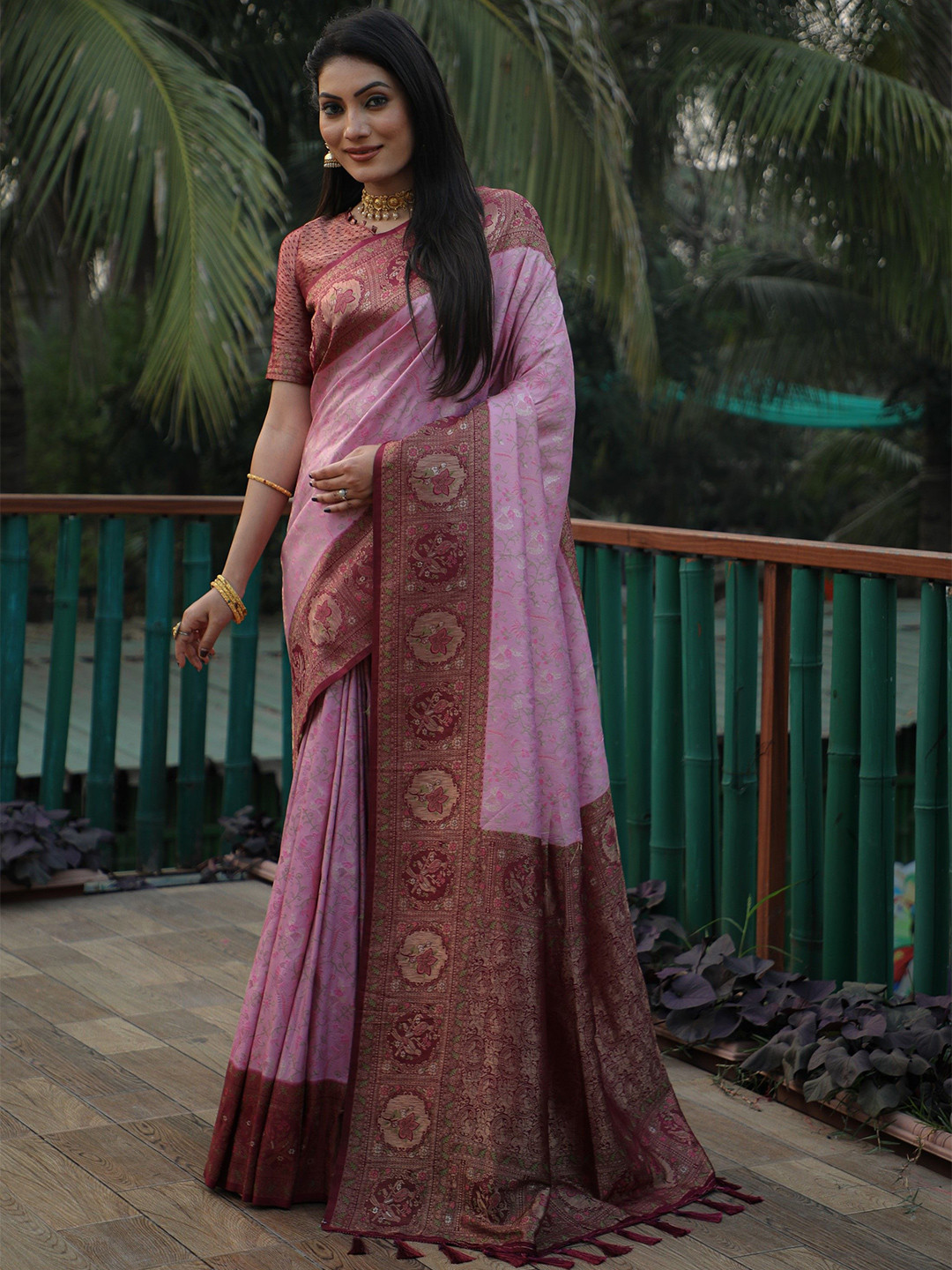 

Anaita Floral Zari Pure Silk Kanjeevaram Saree, Lavender