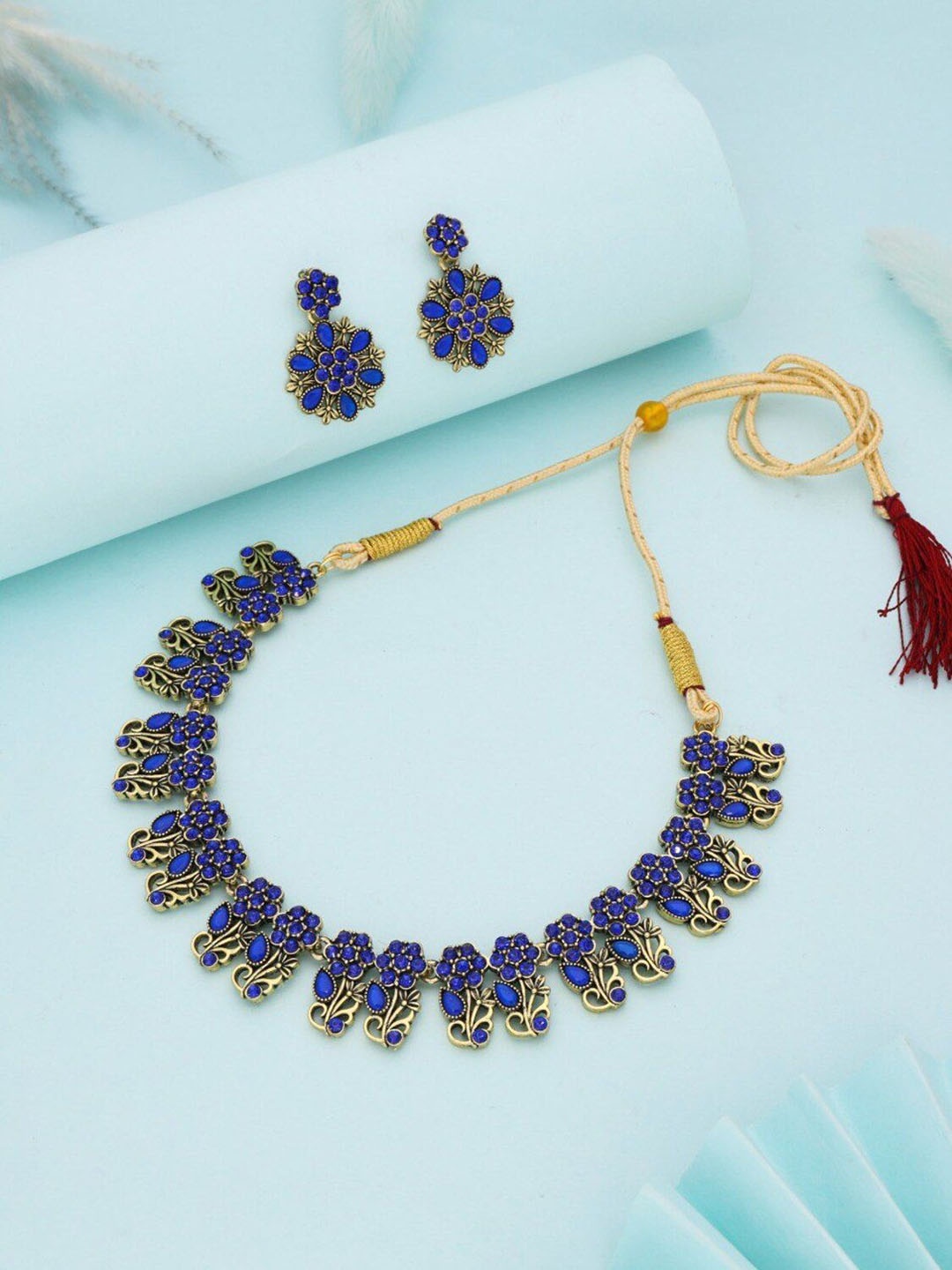 

Anouk Gold Toned- Plated Stone-Studded Jewellery Set